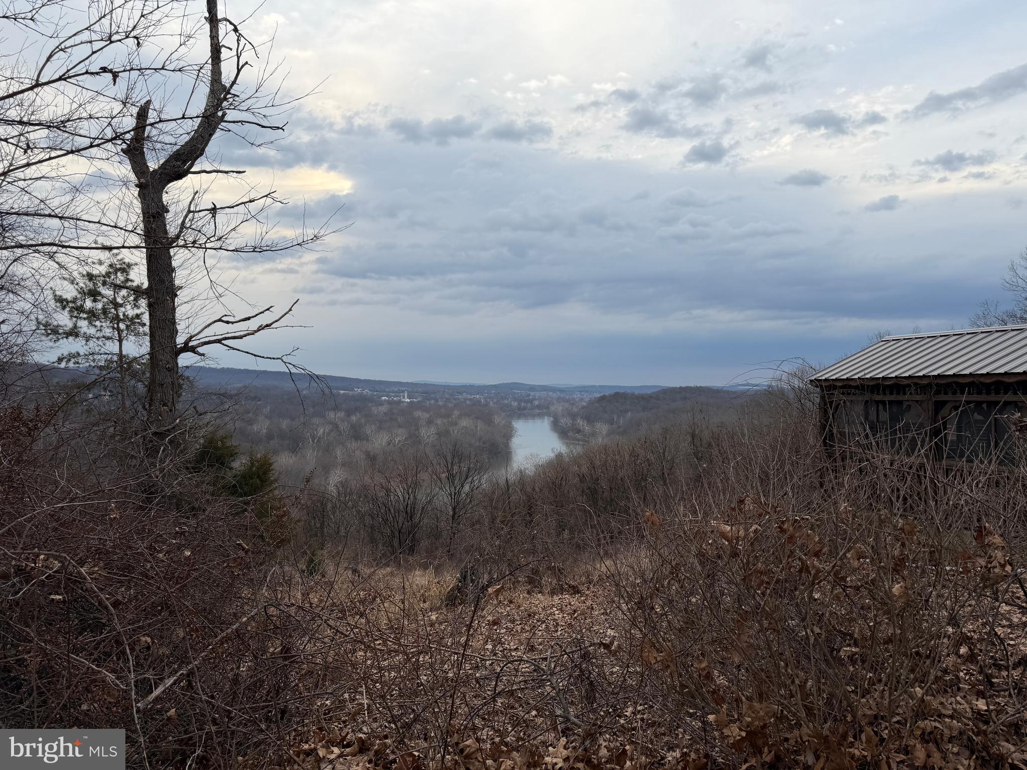 HAWKS NEST - Residential