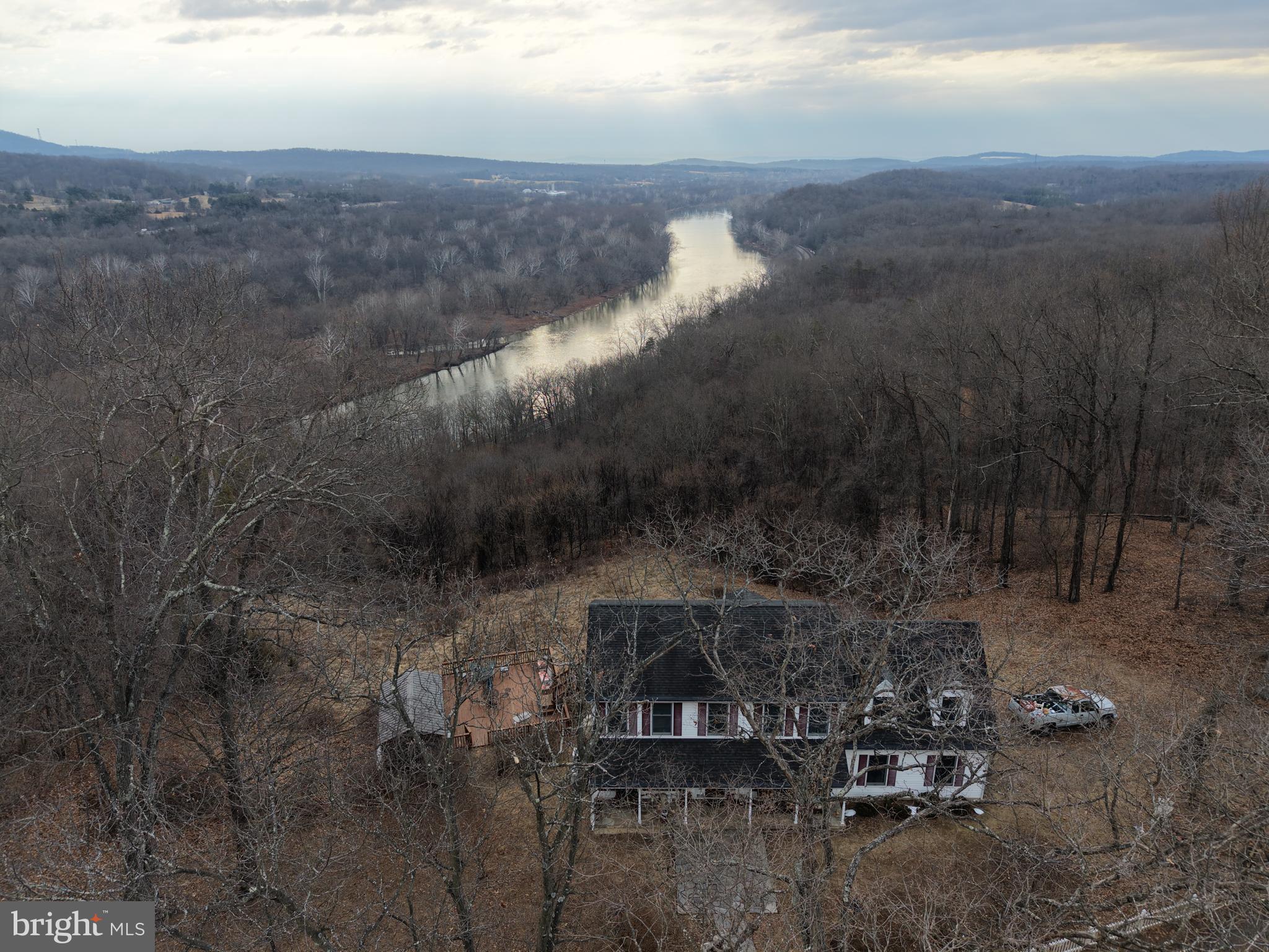 HAWKS NEST - Residential