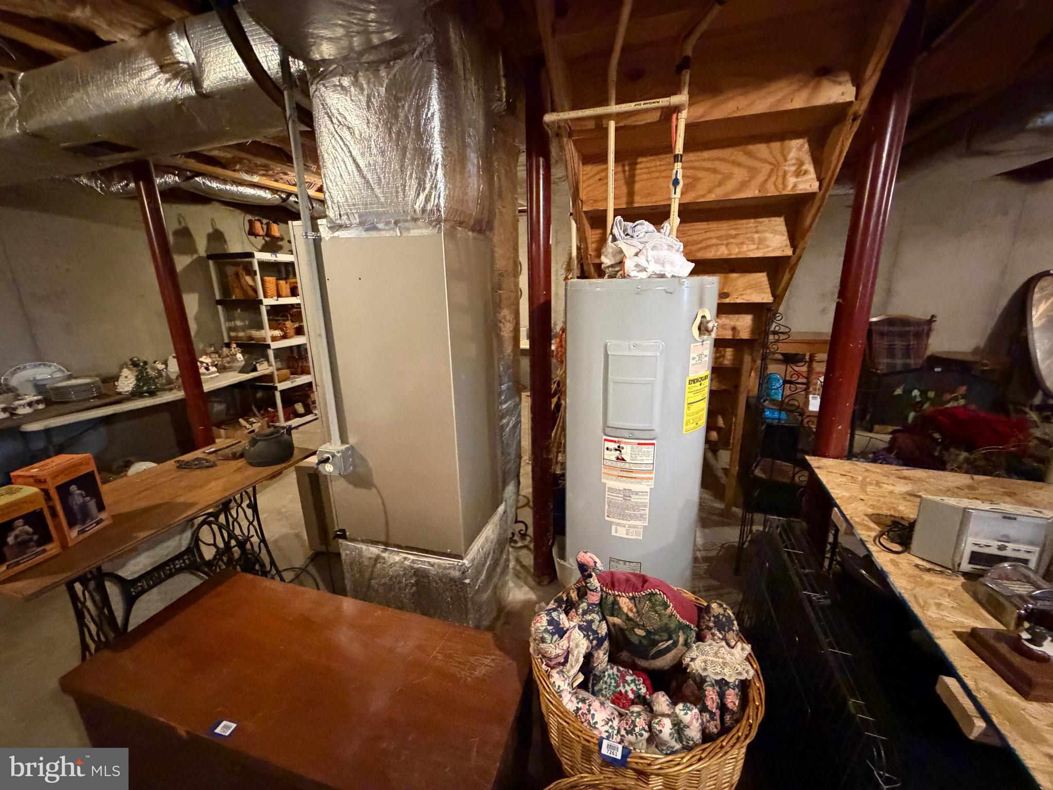 HAWKS NEST - Residential