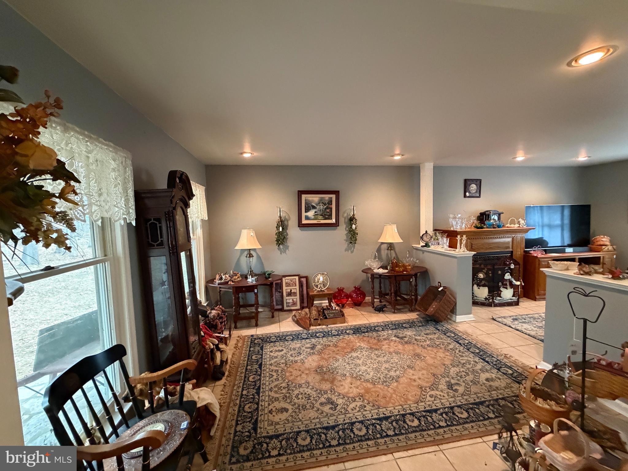 HAWKS NEST - Residential