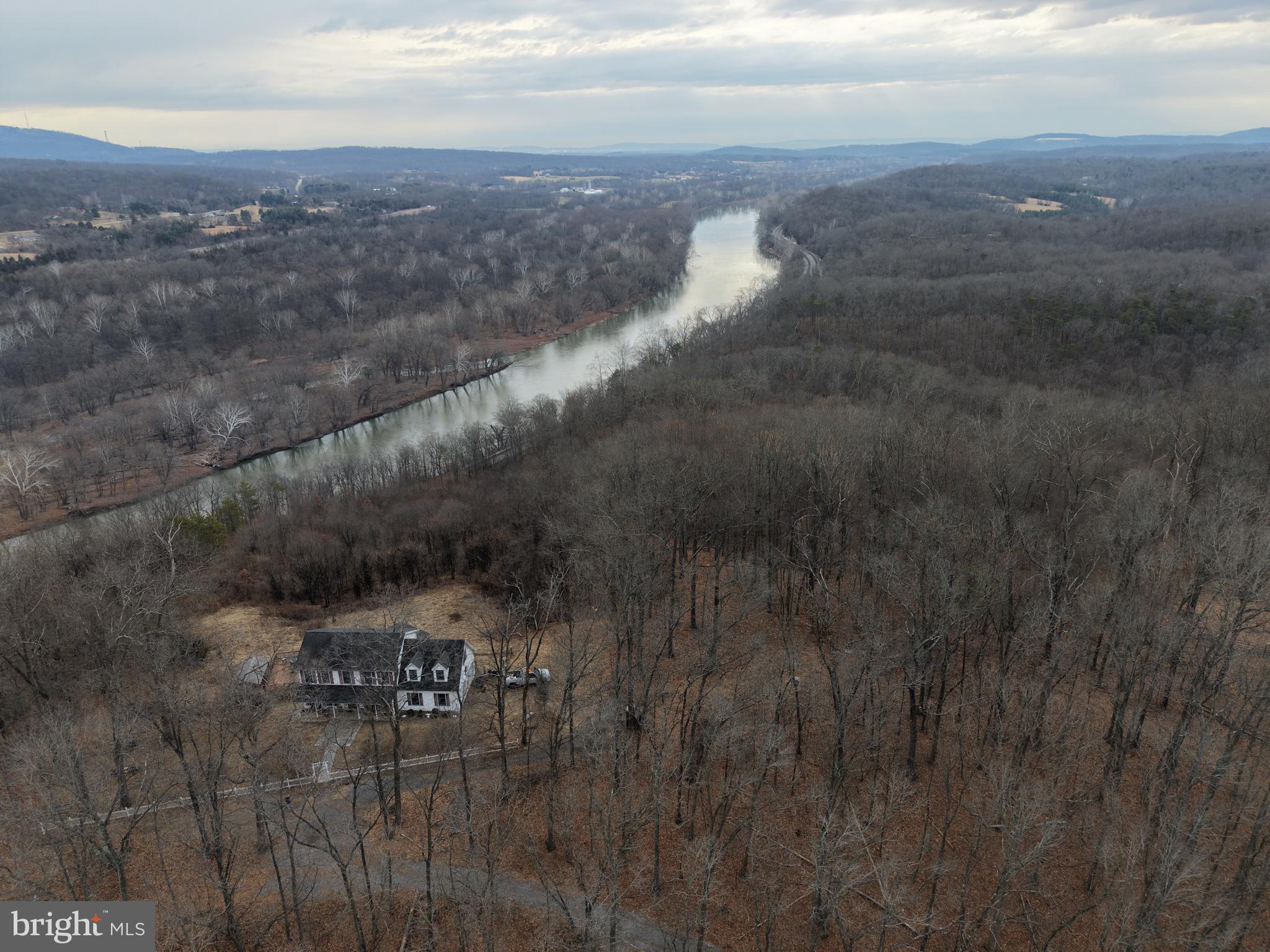 HAWKS NEST - Residential