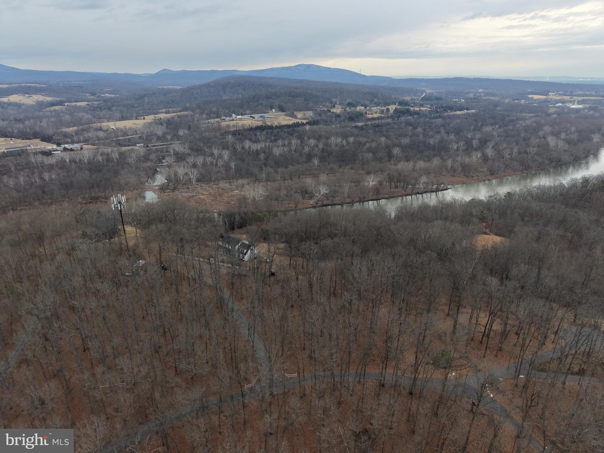 HAWKS NEST - Residential