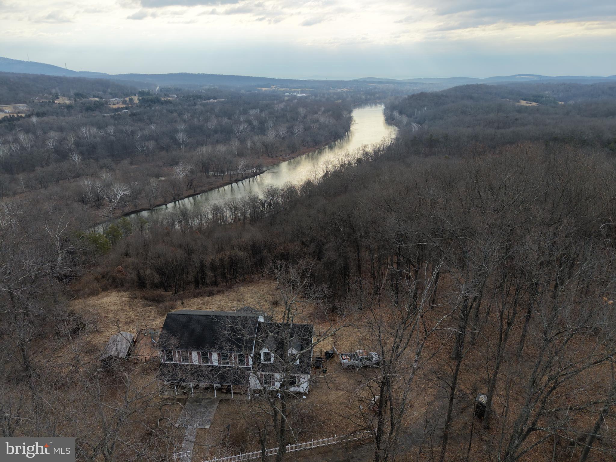 HAWKS NEST - Residential
