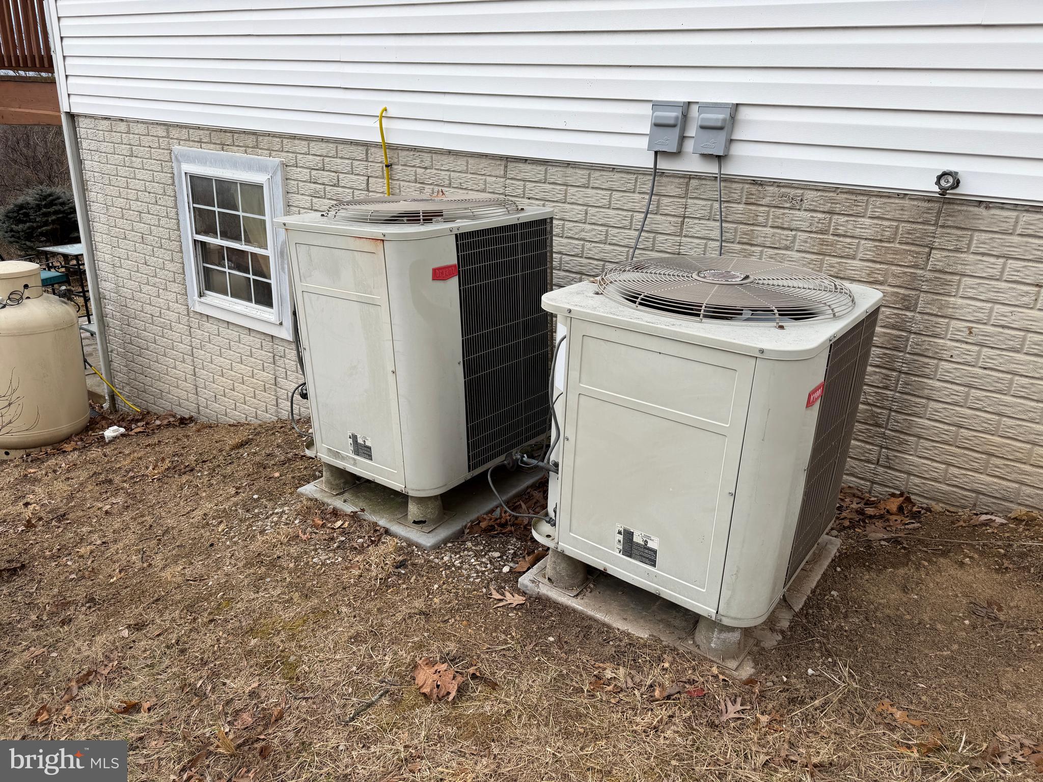 HAWKS NEST - Residential