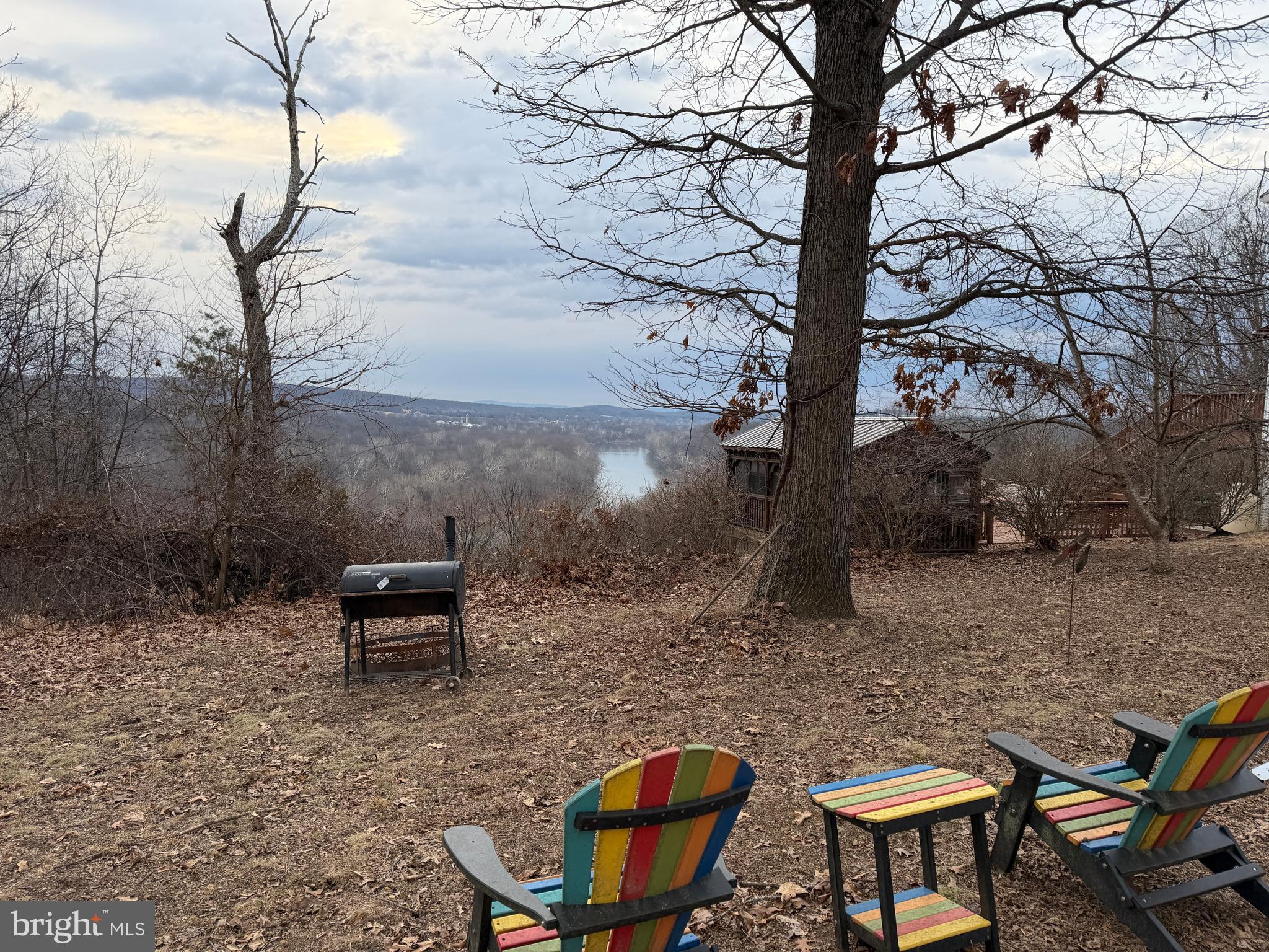 HAWKS NEST - Residential