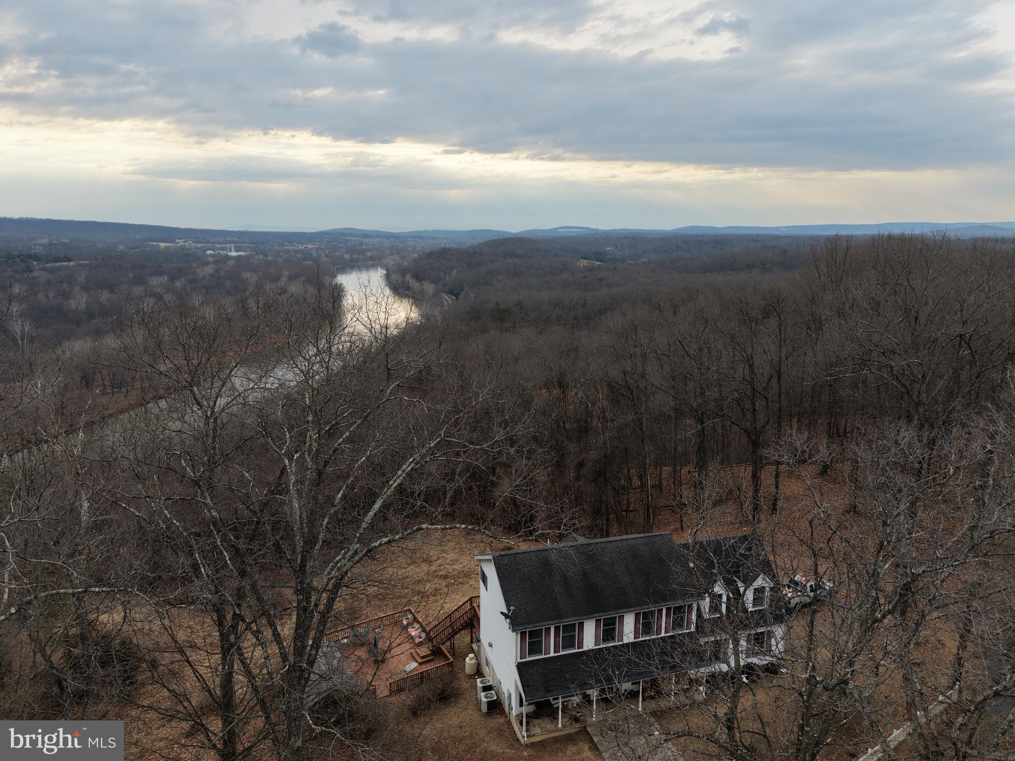 HAWKS NEST - Residential