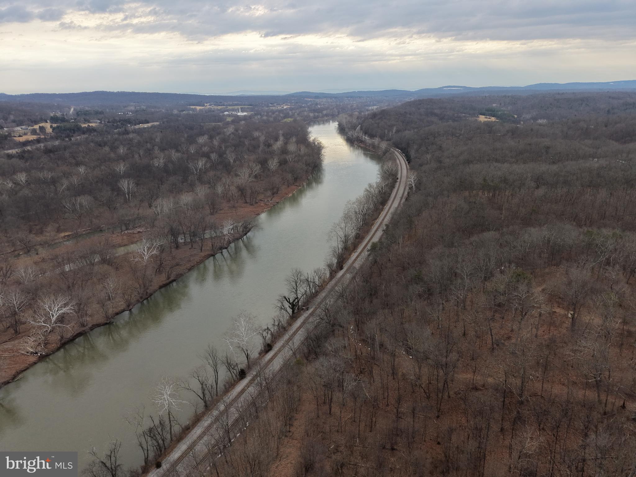 HAWKS NEST - Residential