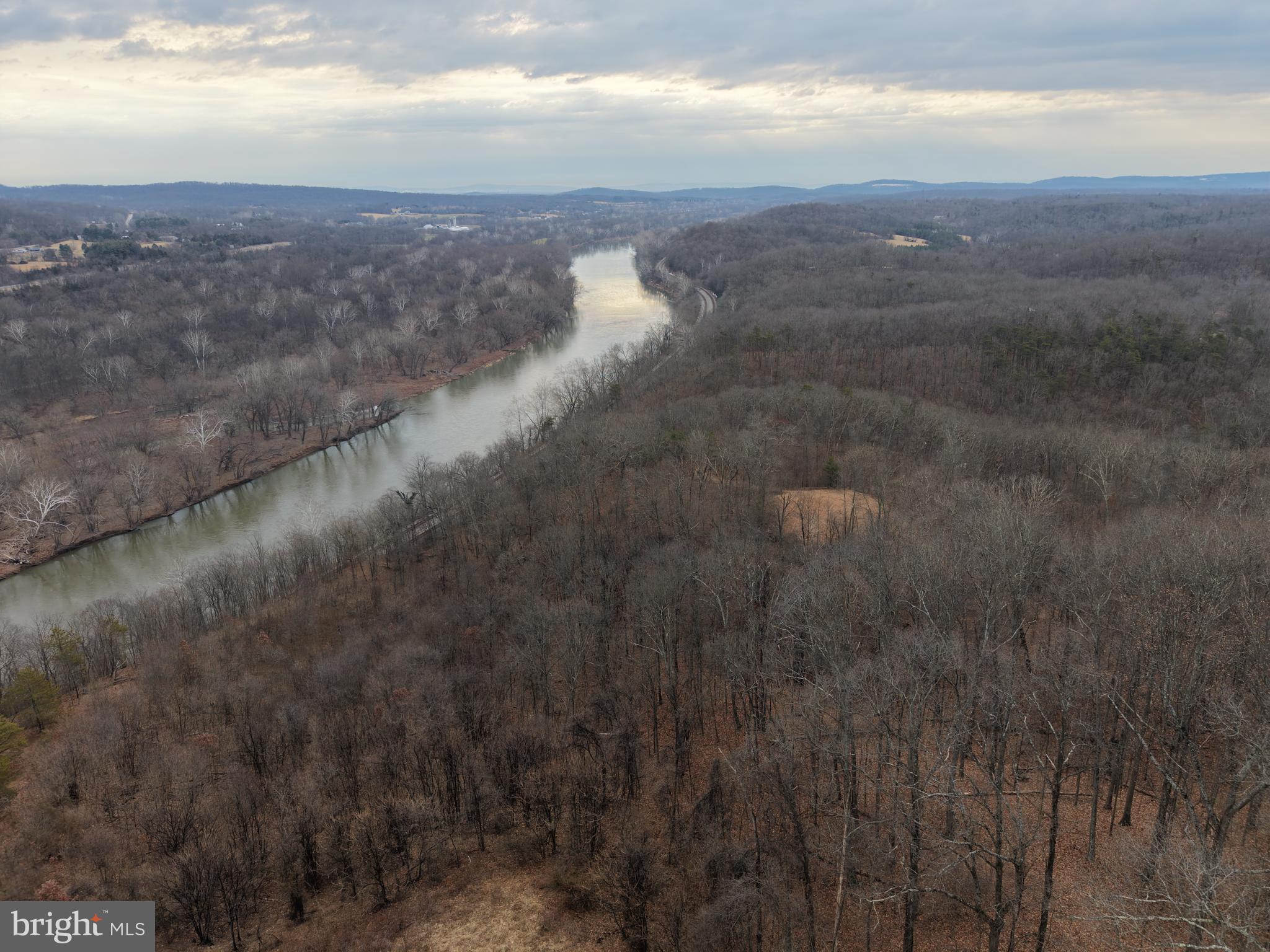 HAWKS NEST - Residential