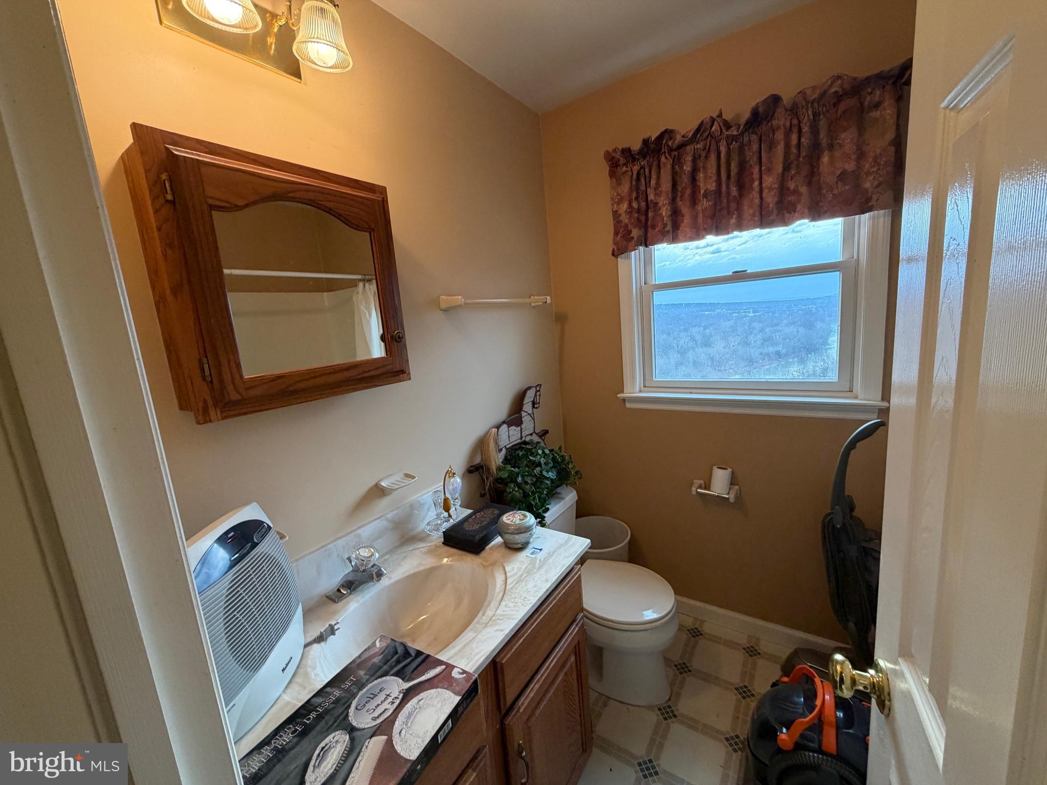 HAWKS NEST - Residential