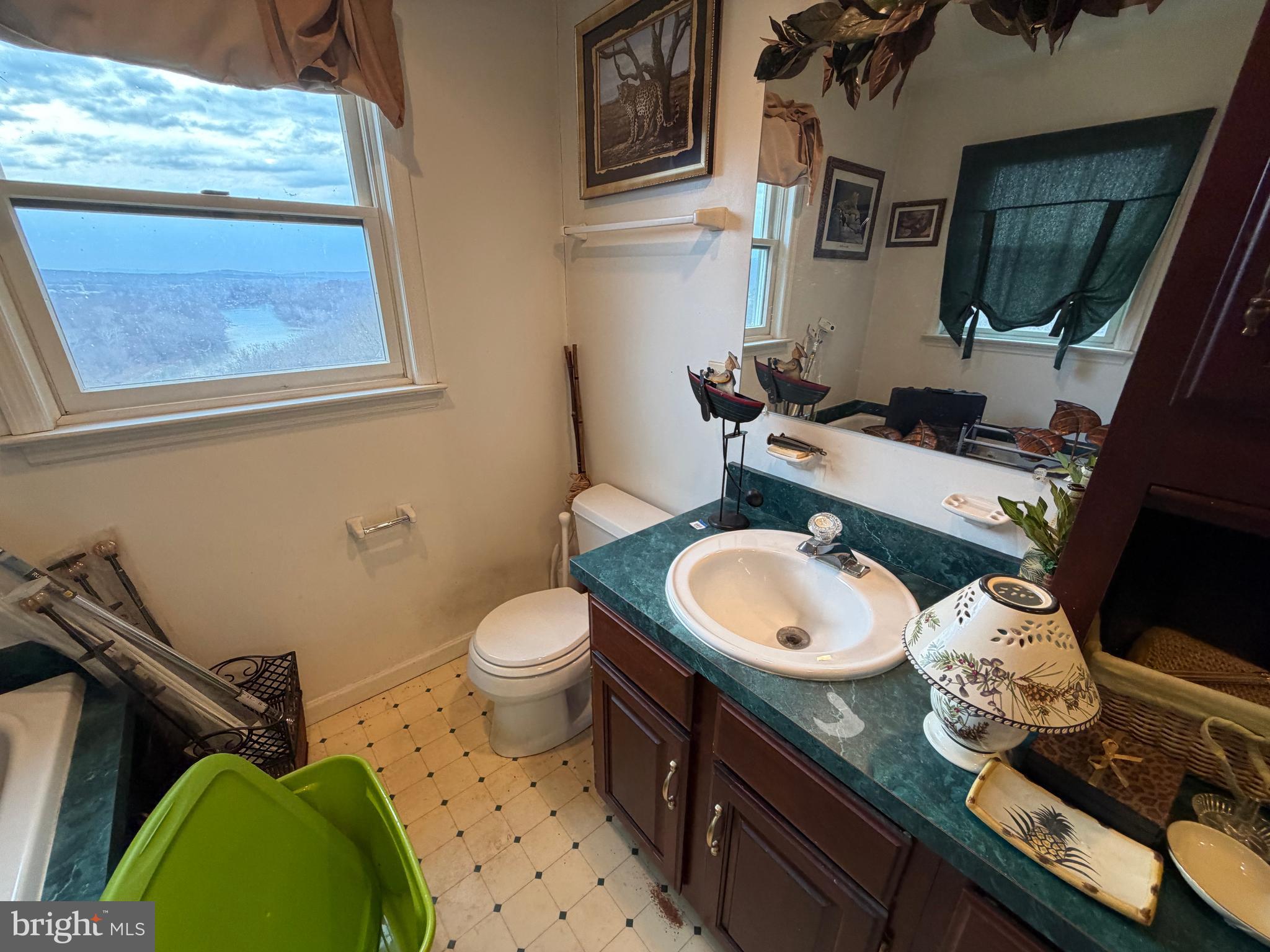 HAWKS NEST - Residential