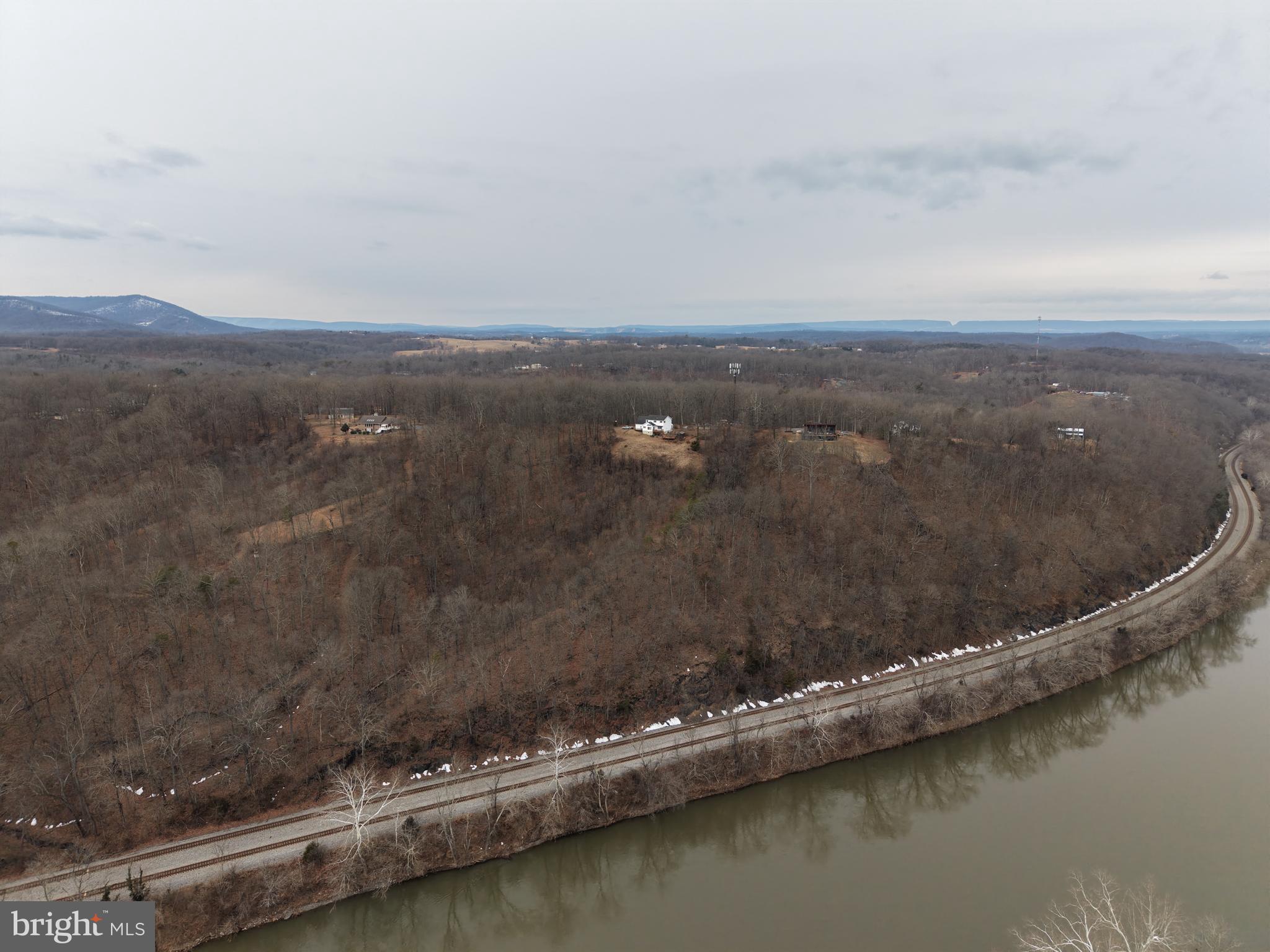 HAWKS NEST - Residential