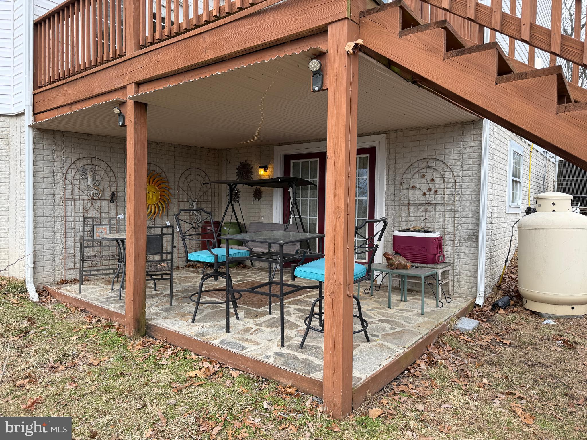 HAWKS NEST - Residential