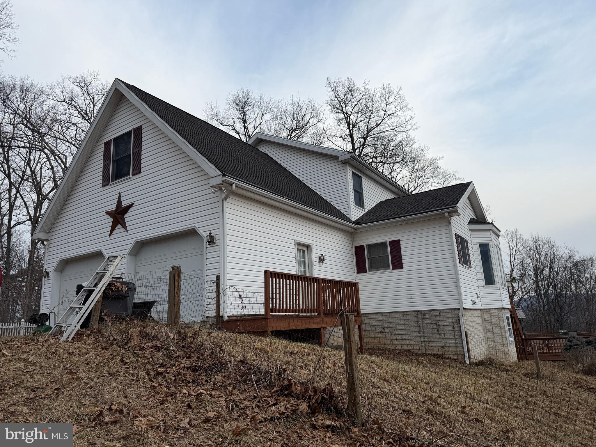 HAWKS NEST - Residential