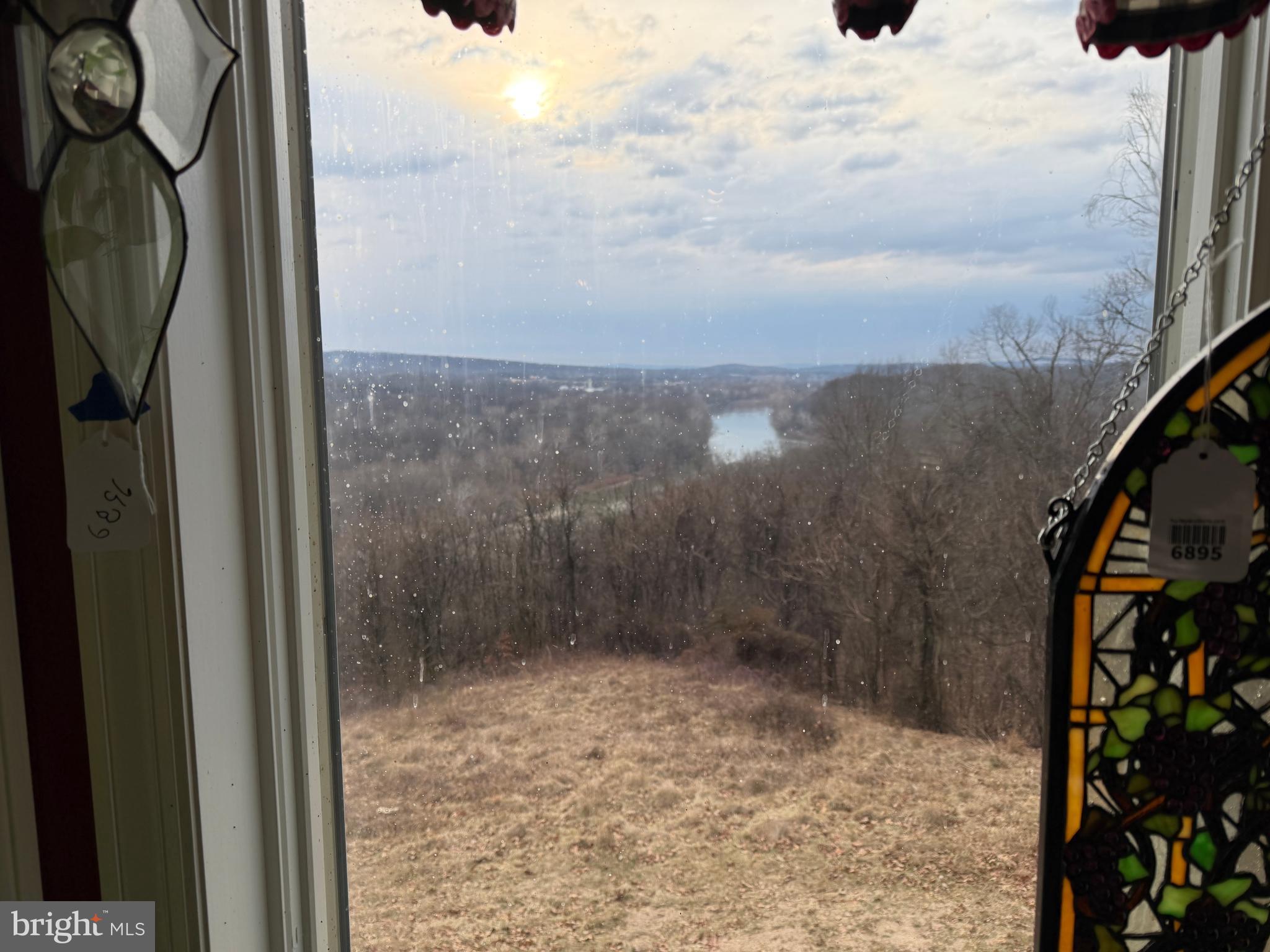 HAWKS NEST - Residential