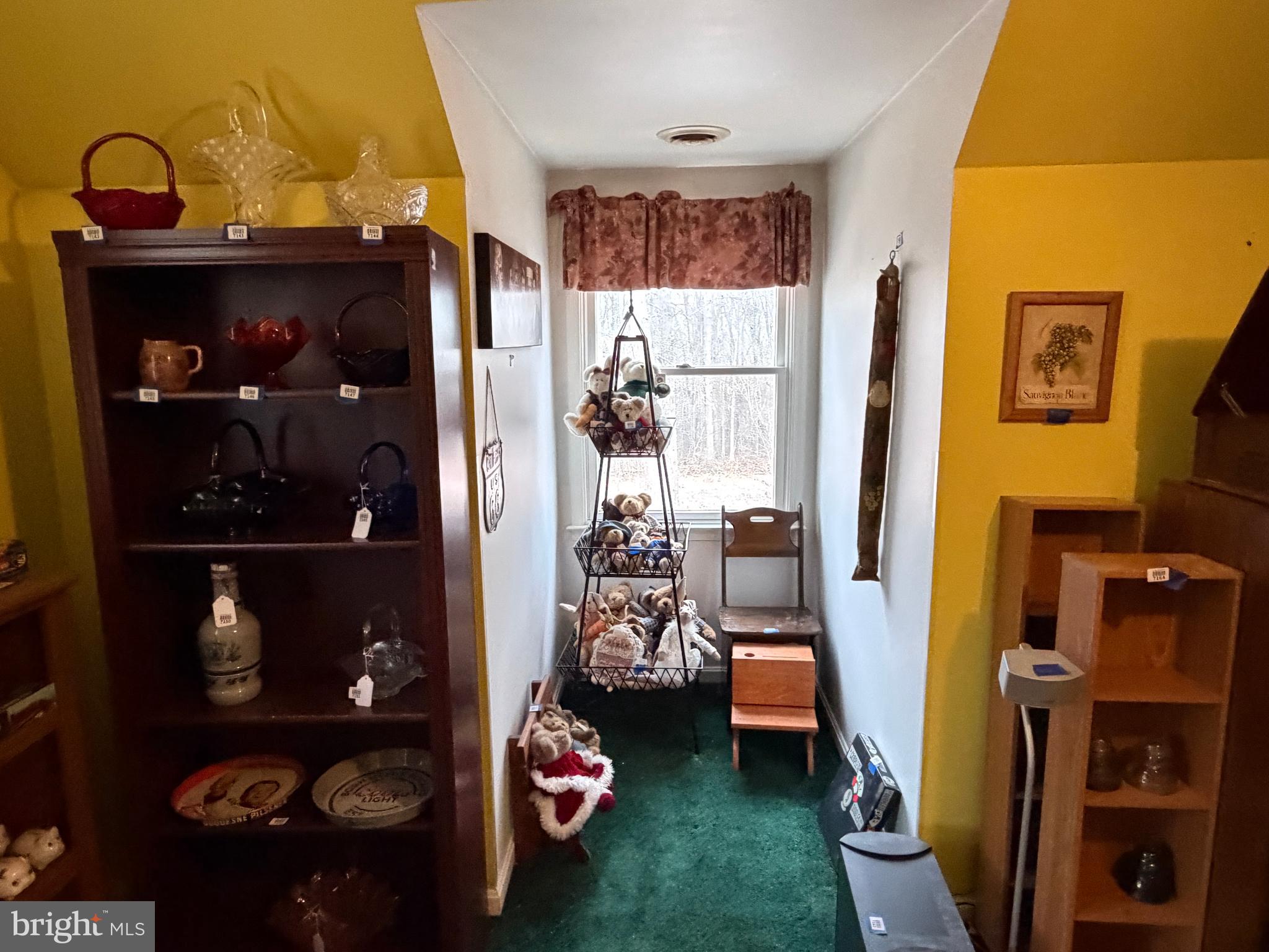 HAWKS NEST - Residential