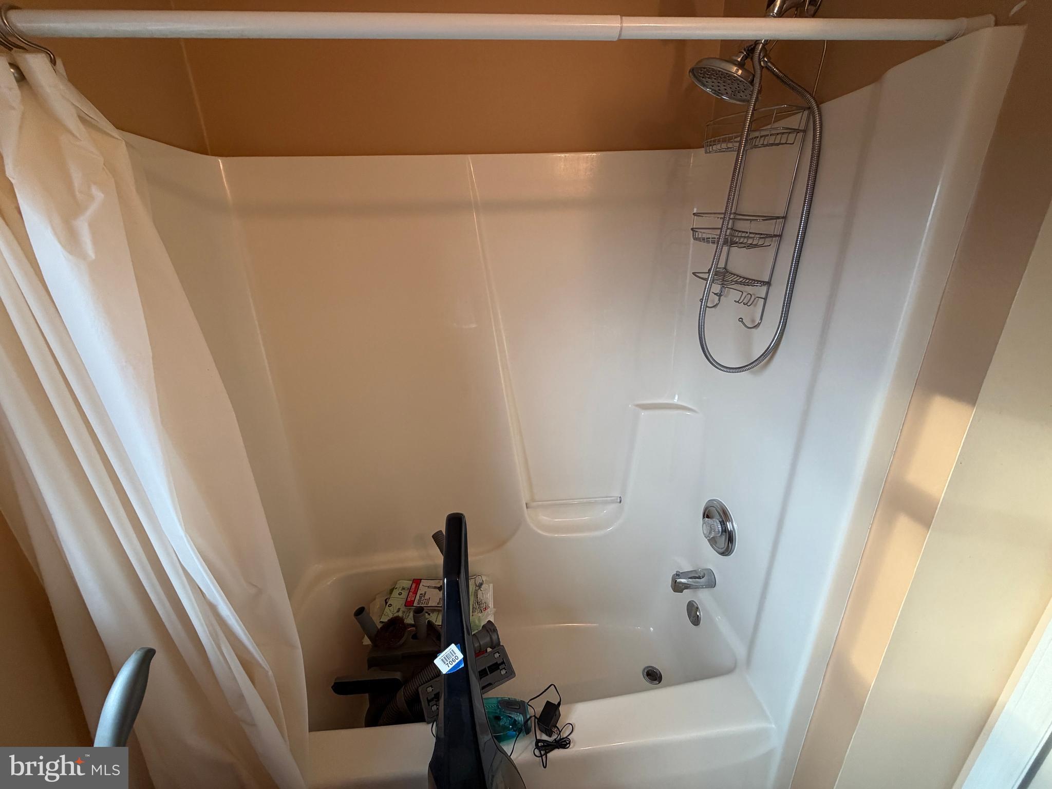 HAWKS NEST - Residential