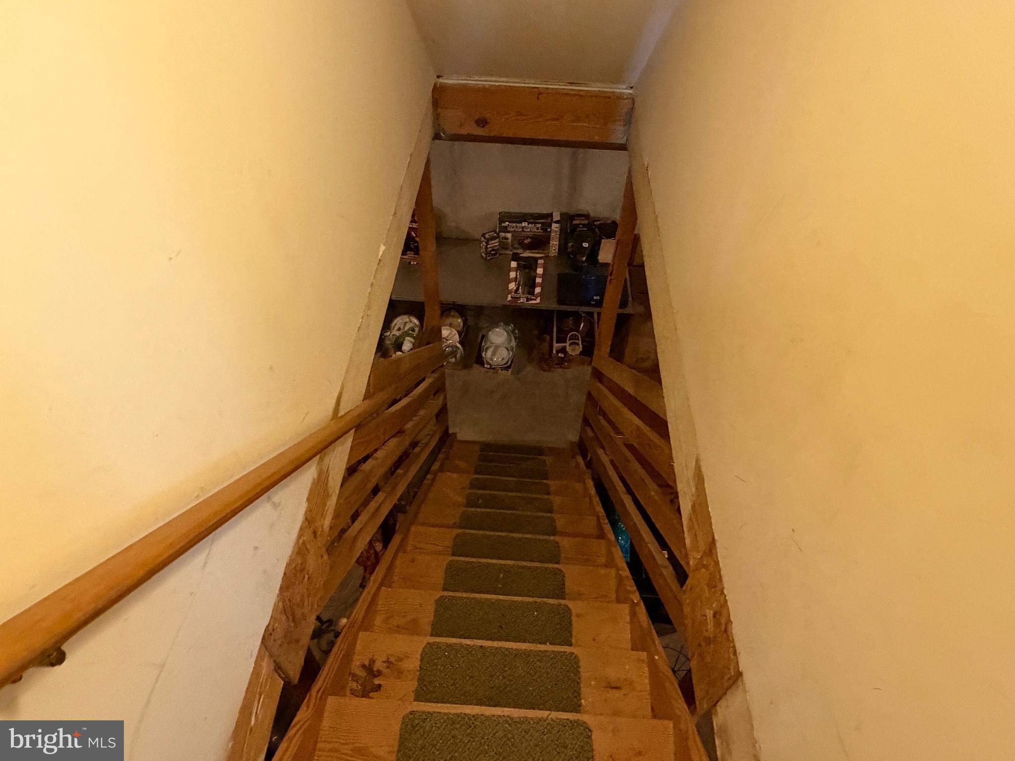 HAWKS NEST - Residential