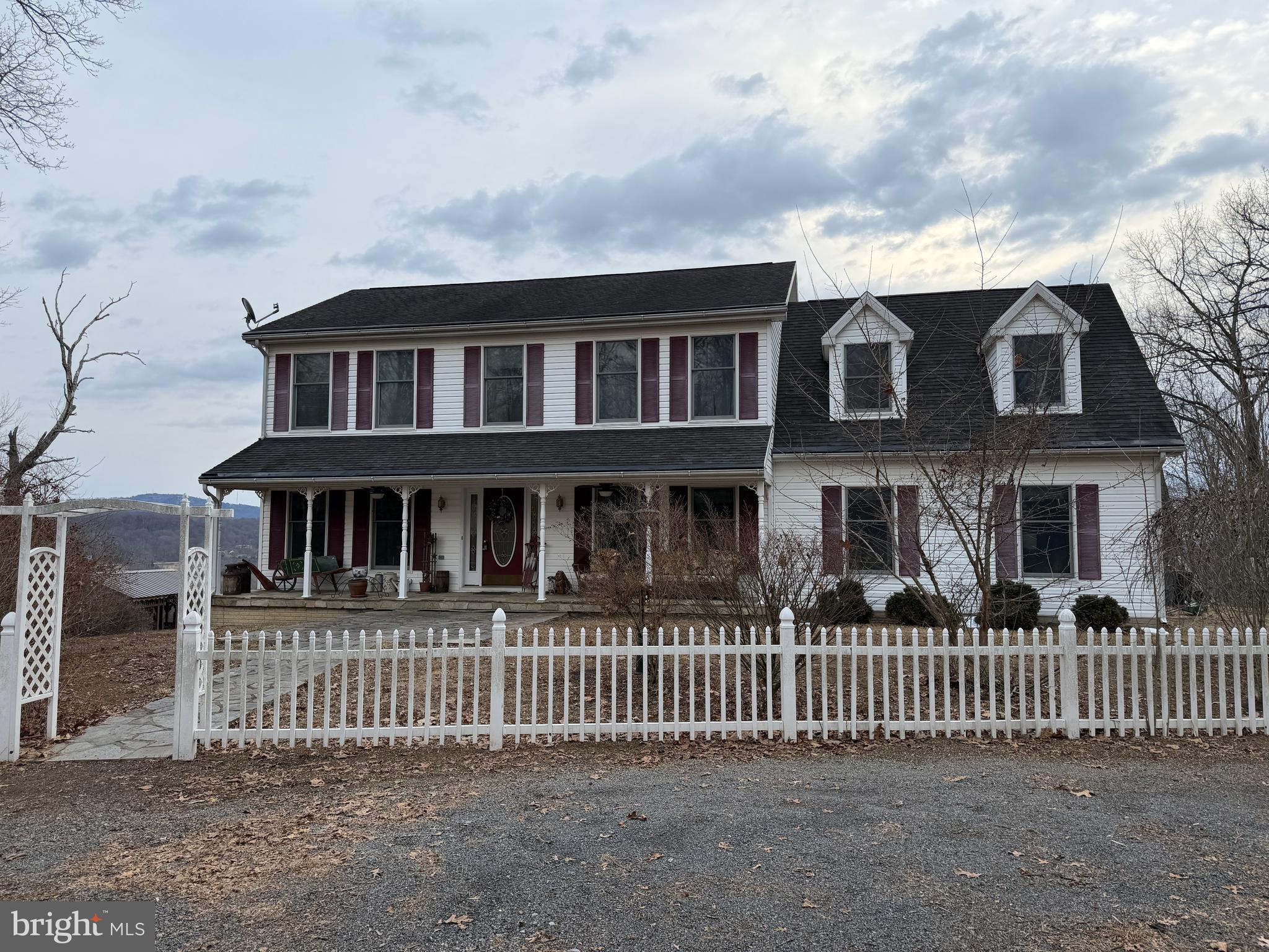 HAWKS NEST - Residential