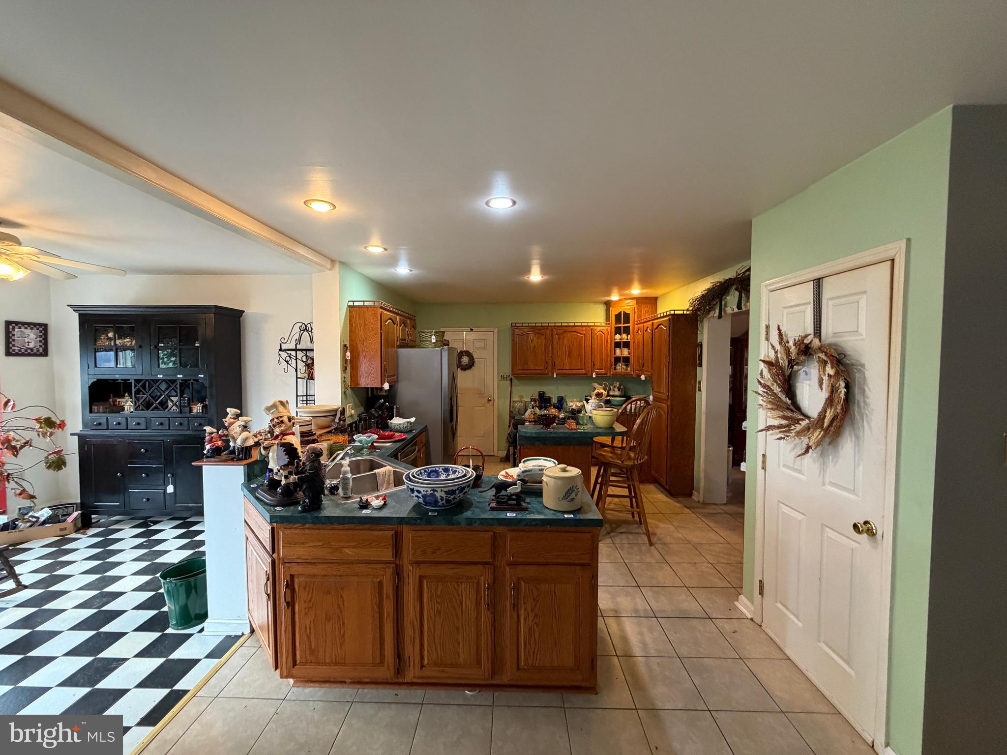 HAWKS NEST - Residential