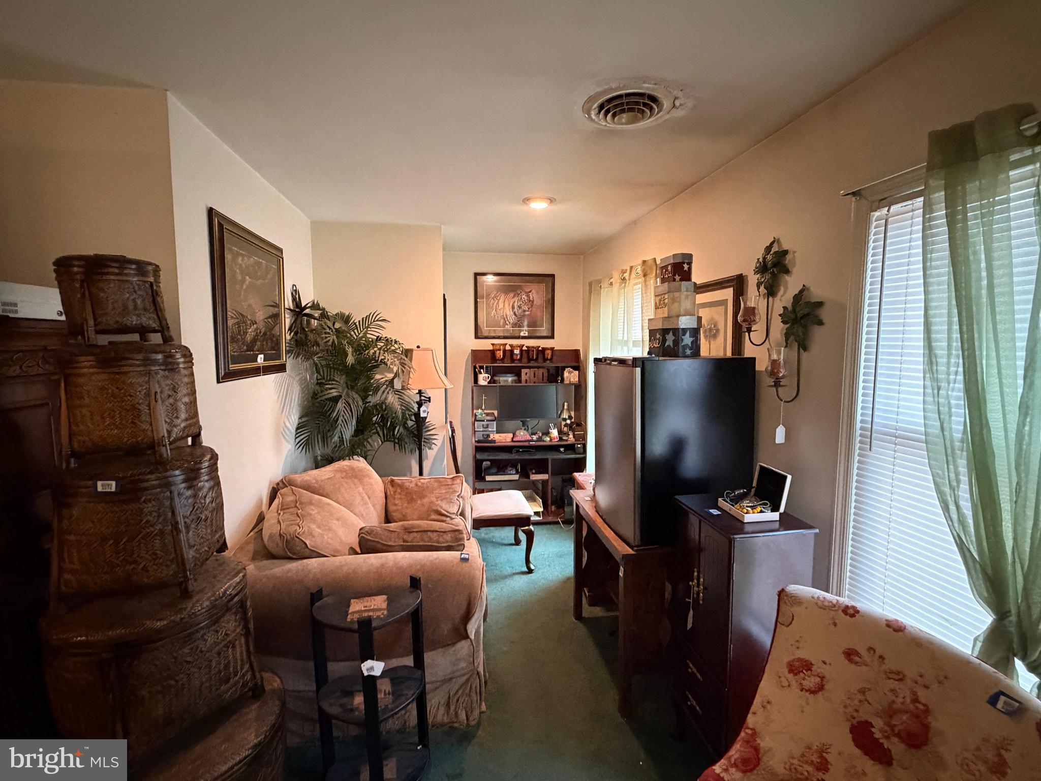 HAWKS NEST - Residential