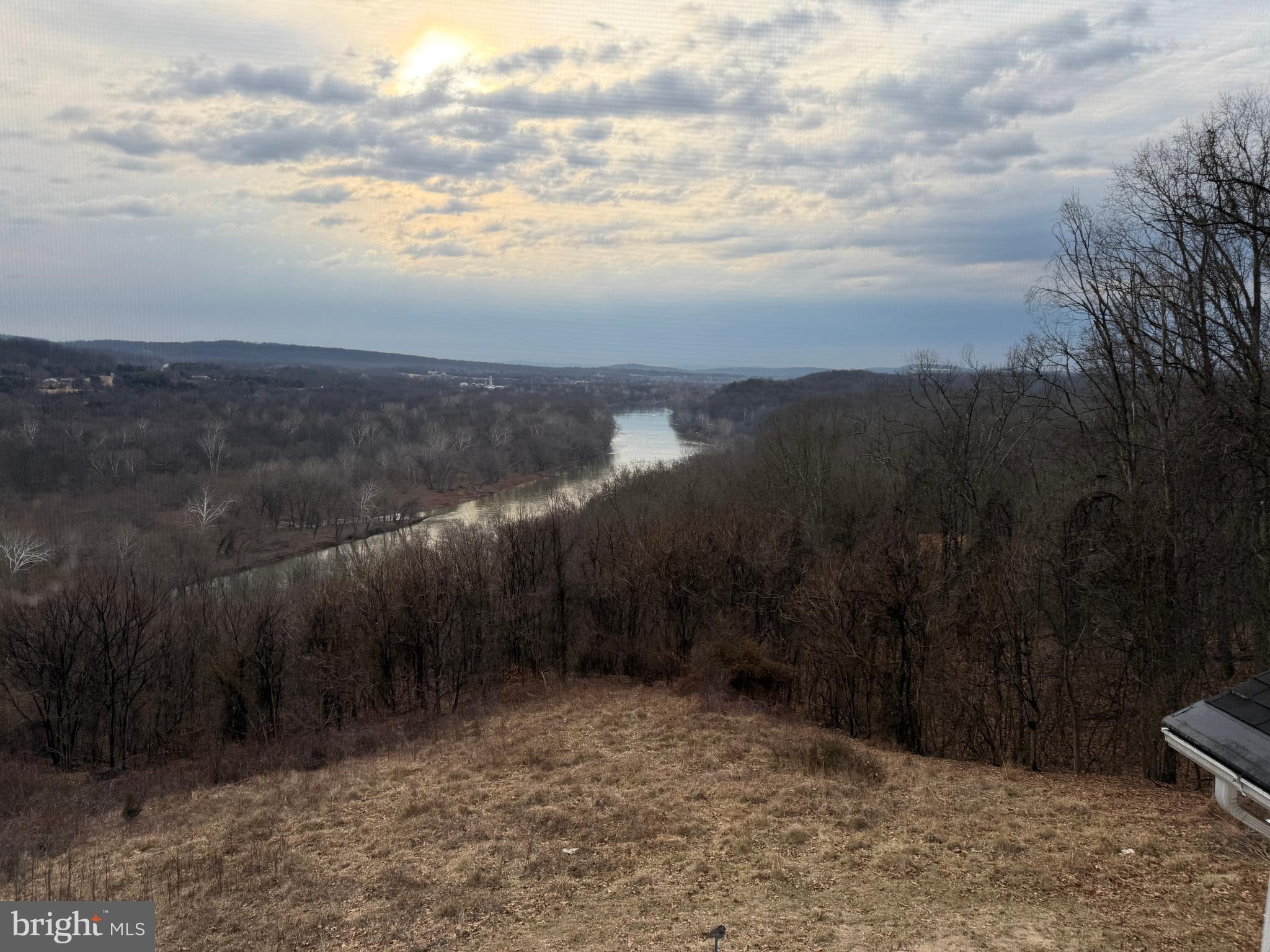 HAWKS NEST - Residential