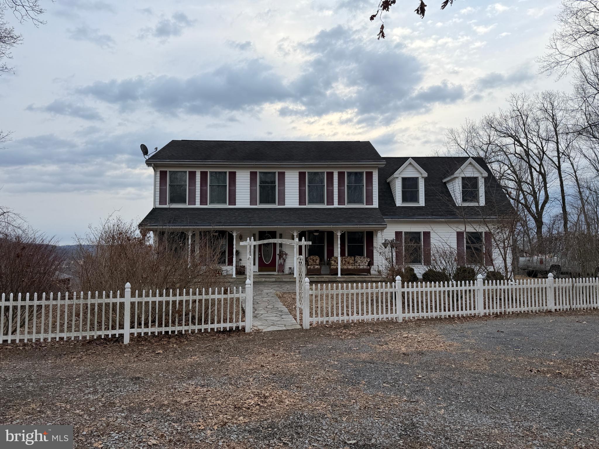 HAWKS NEST - Residential