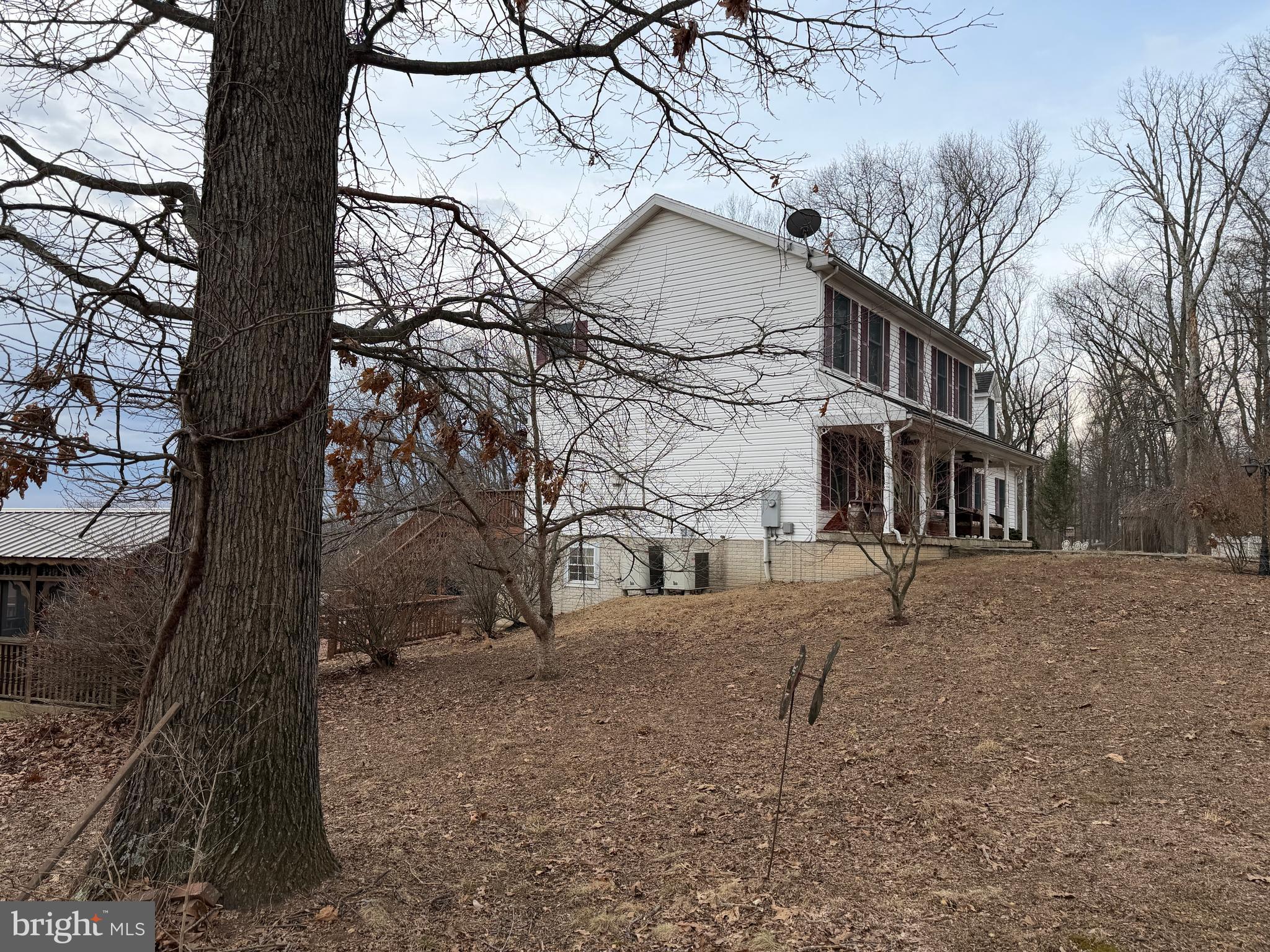 HAWKS NEST - Residential