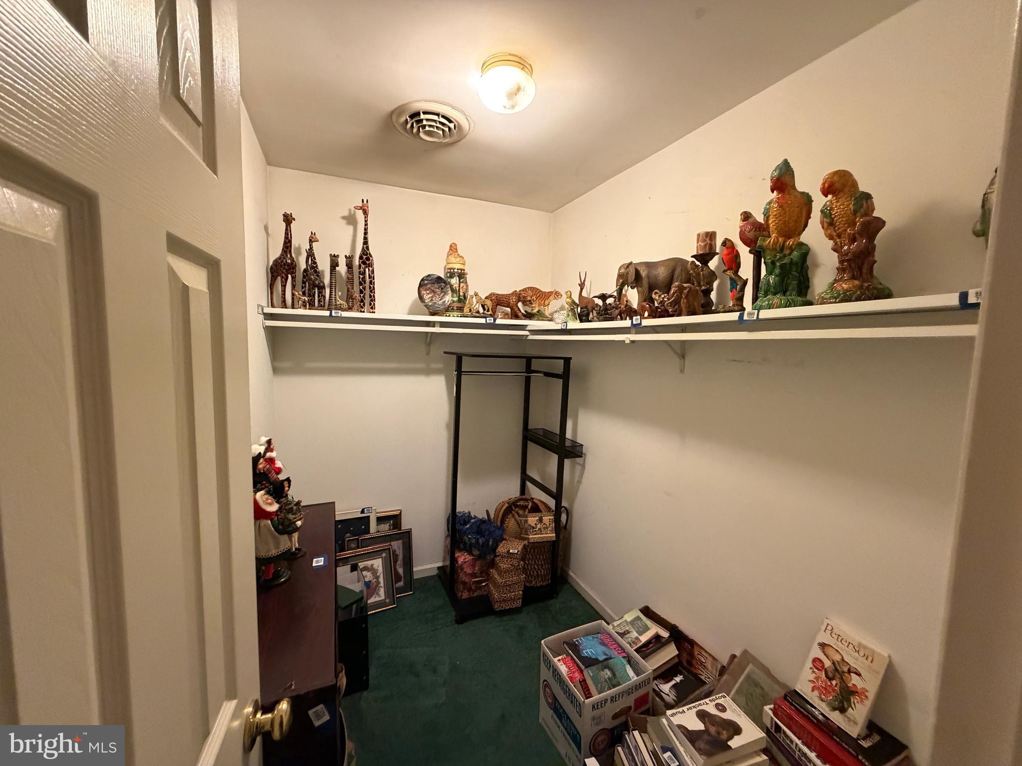 HAWKS NEST - Residential