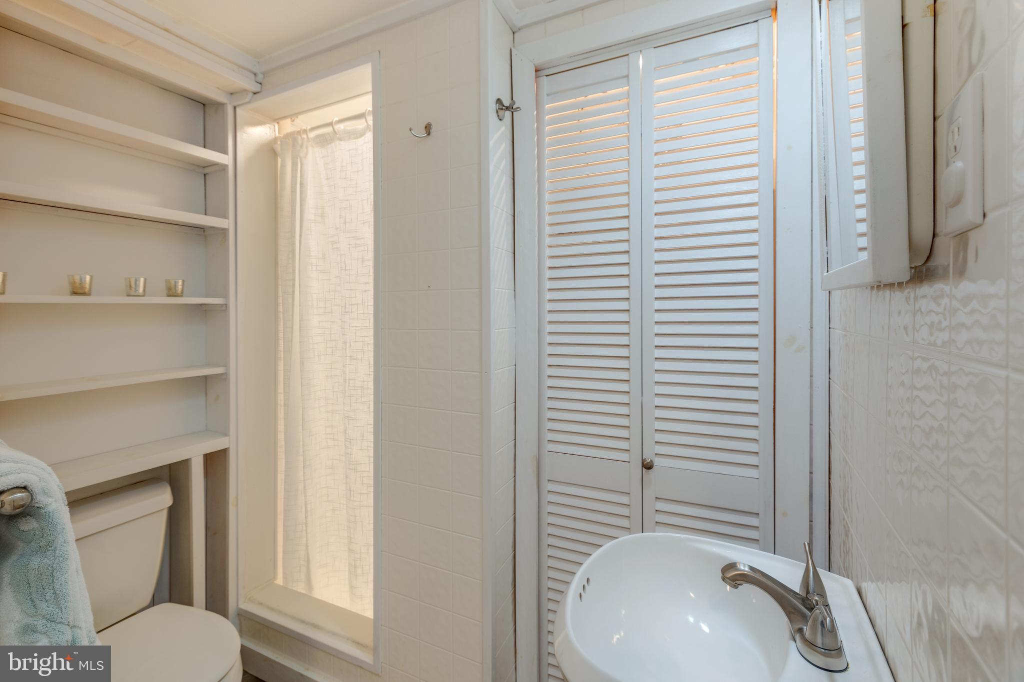 LEE HEIGHTS - Residential