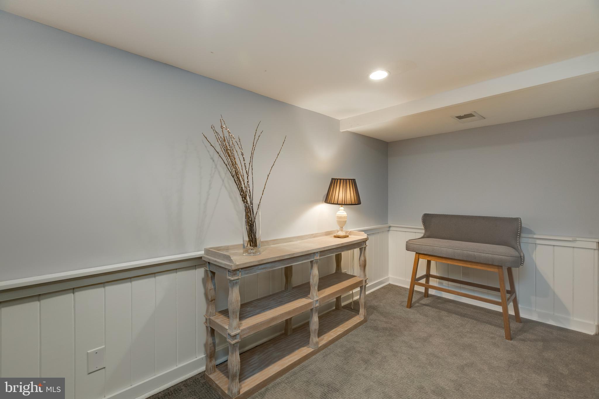 LEE HEIGHTS - Residential