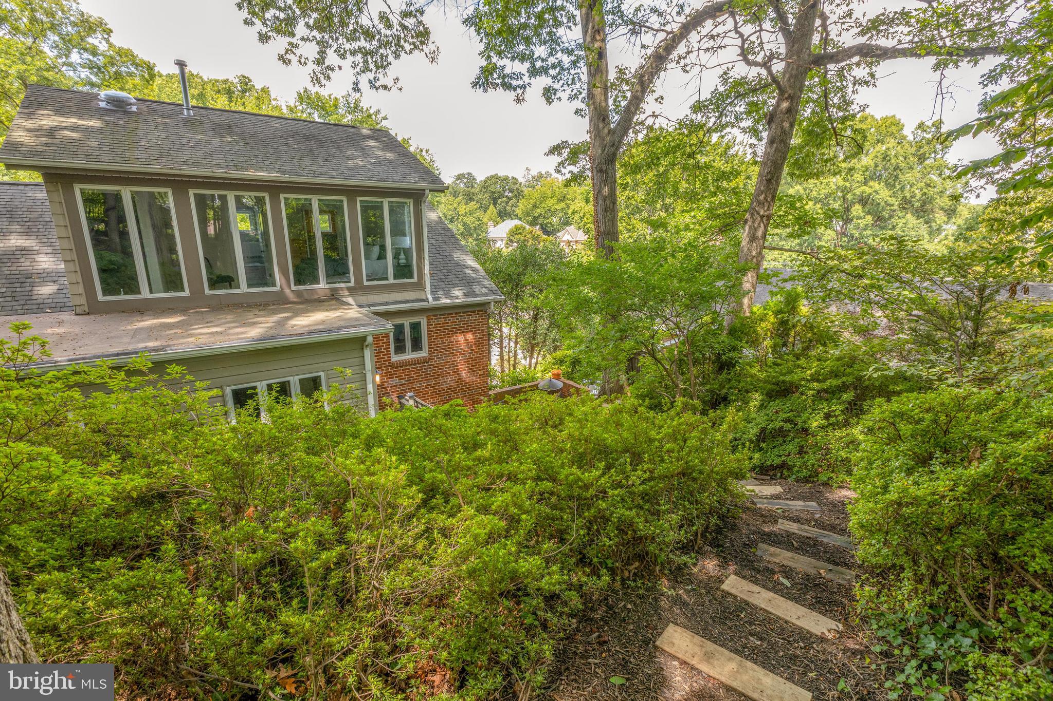 LEE HEIGHTS - Residential