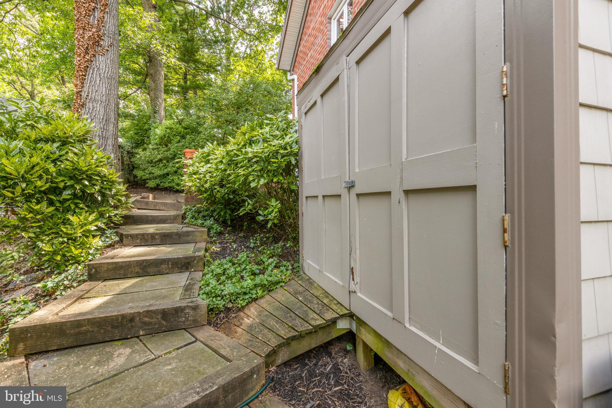 LEE HEIGHTS - Residential