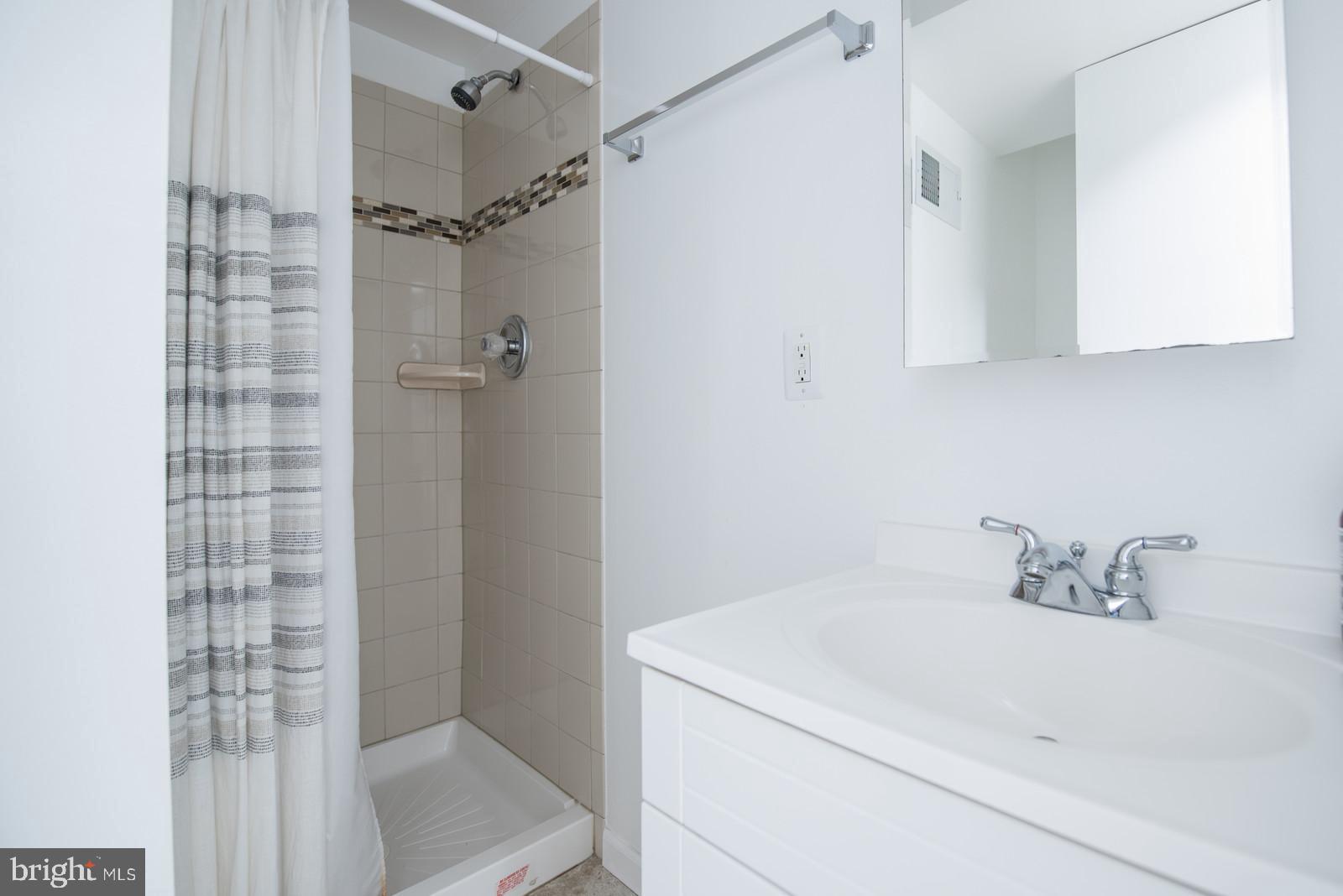 LAKEFORD - Residential Lease