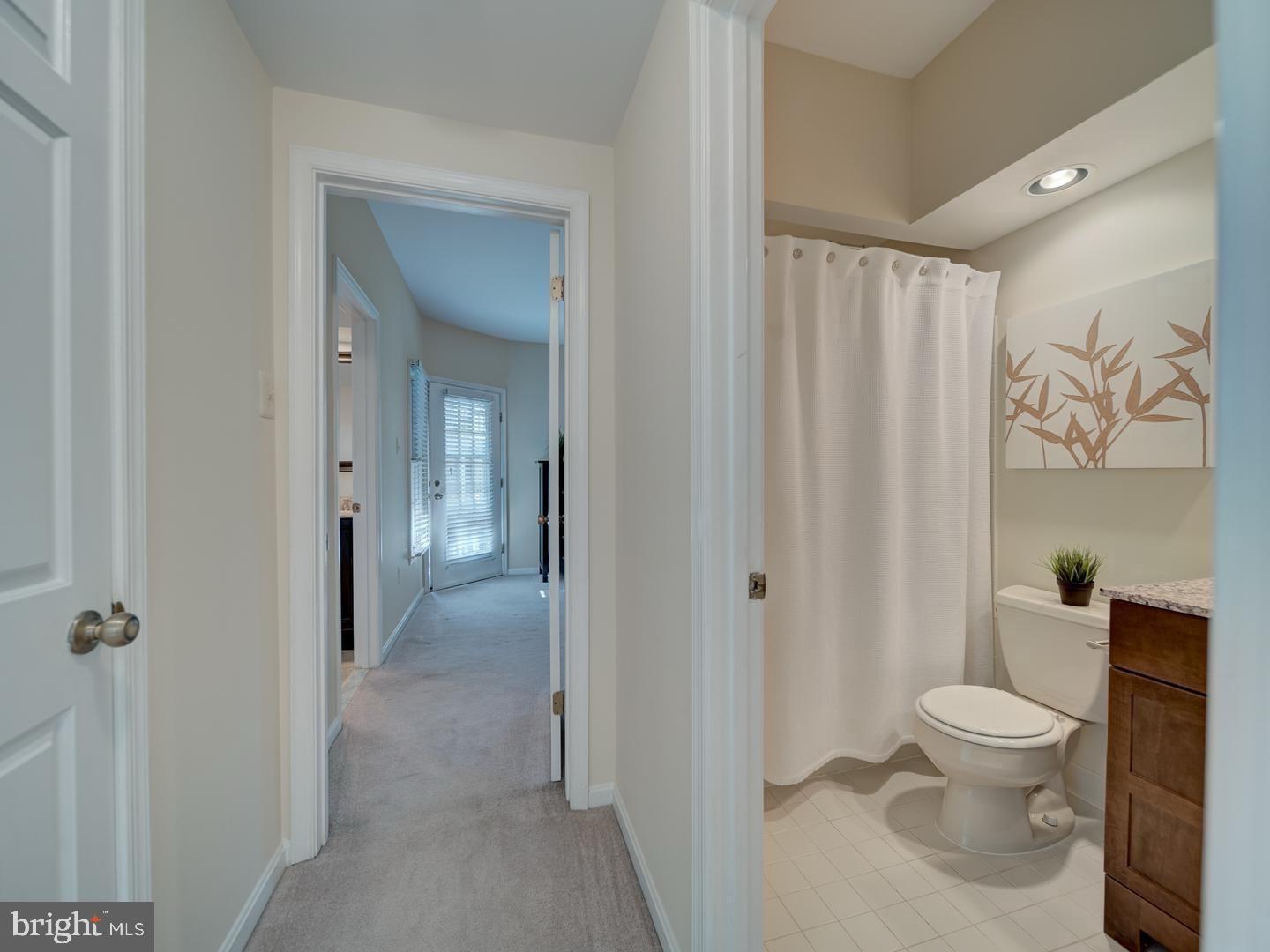 RIVA TRACE/SUMMER PLACE - Residential Lease