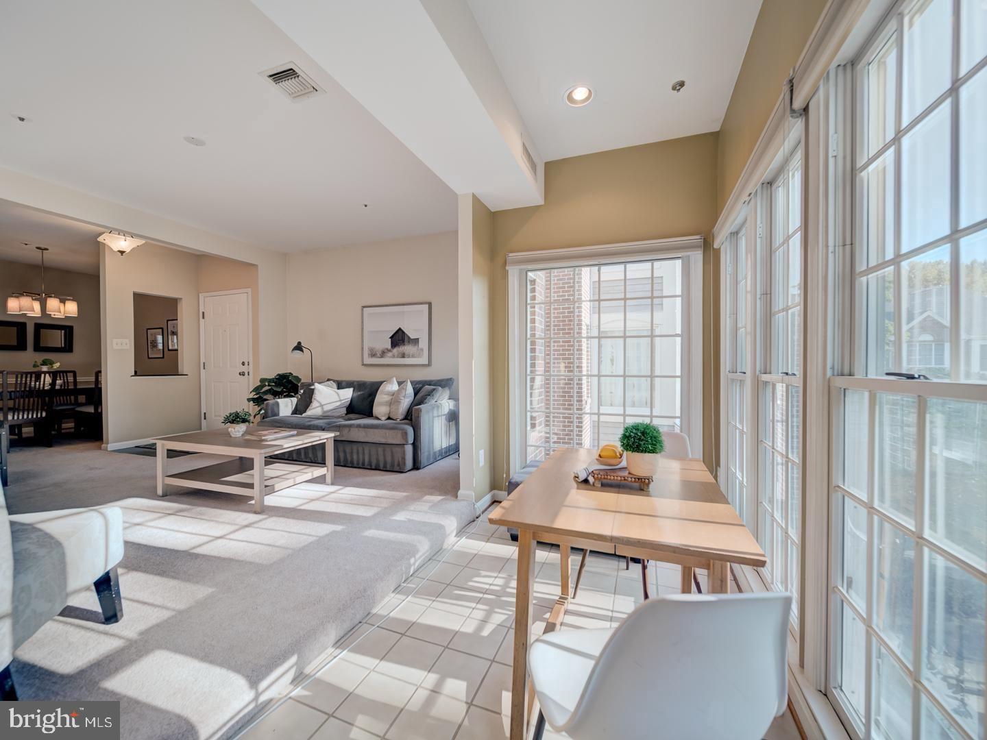 RIVA TRACE/SUMMER PLACE - Residential Lease