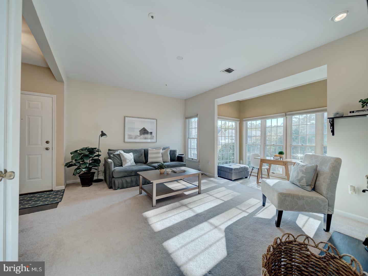 RIVA TRACE/SUMMER PLACE - Residential Lease