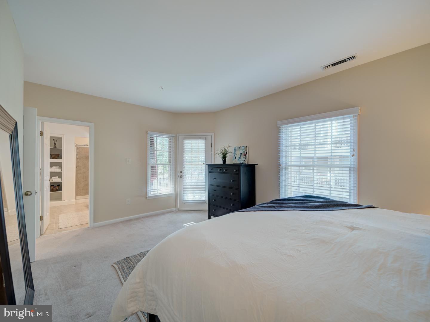 RIVA TRACE/SUMMER PLACE - Residential Lease