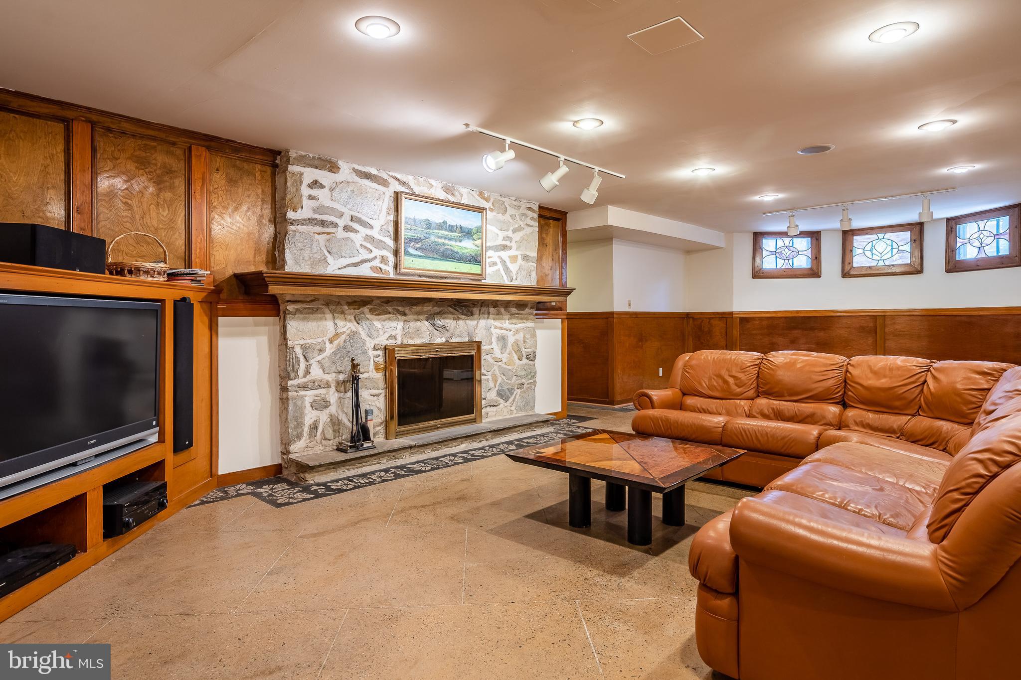 ELKINS PARK - Residential