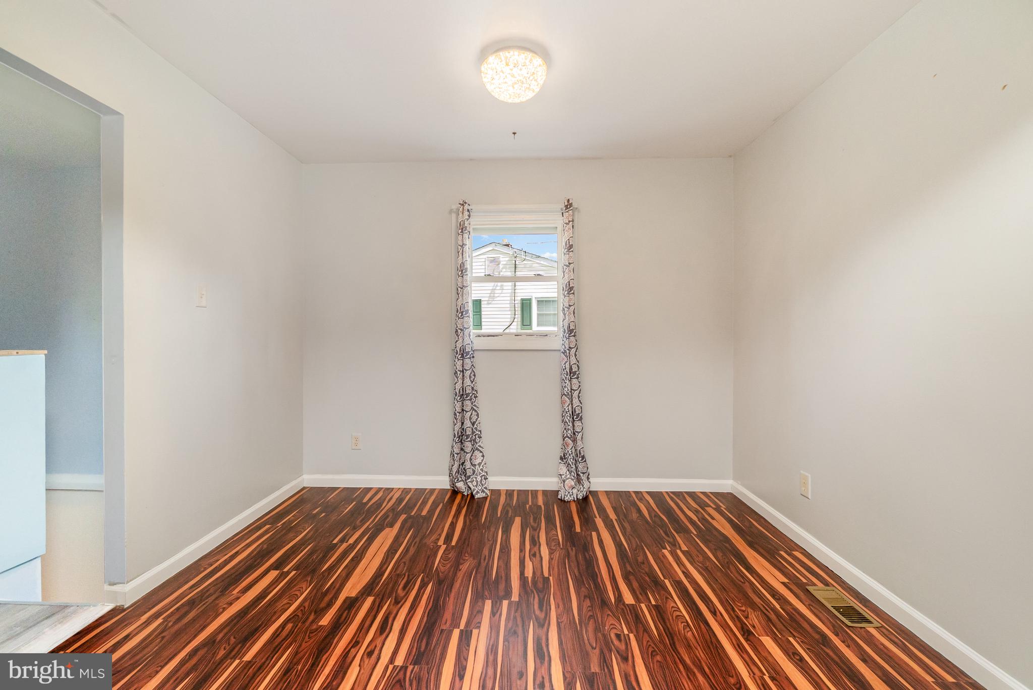 THOMSON ESTATES - Residential