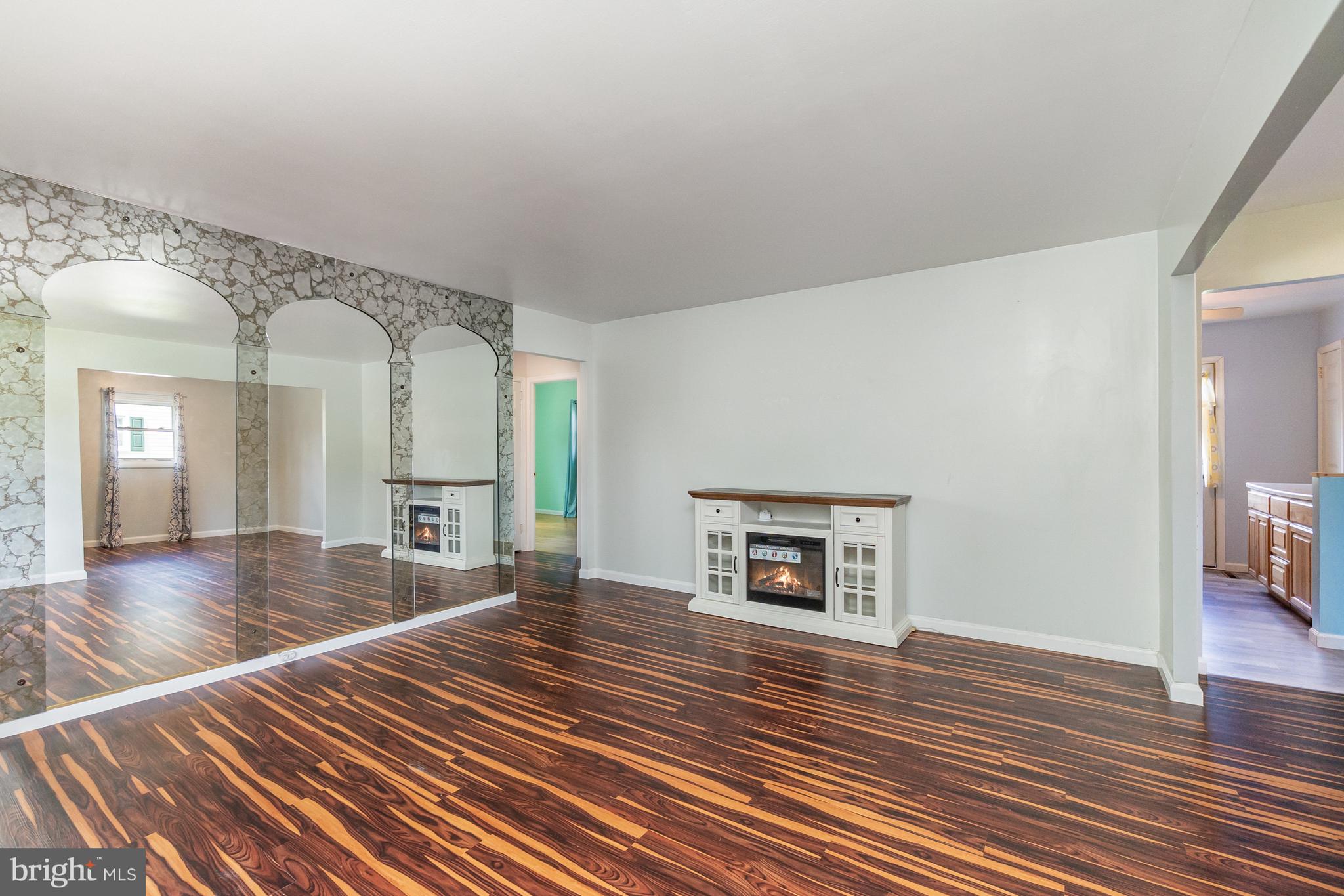 THOMSON ESTATES - Residential