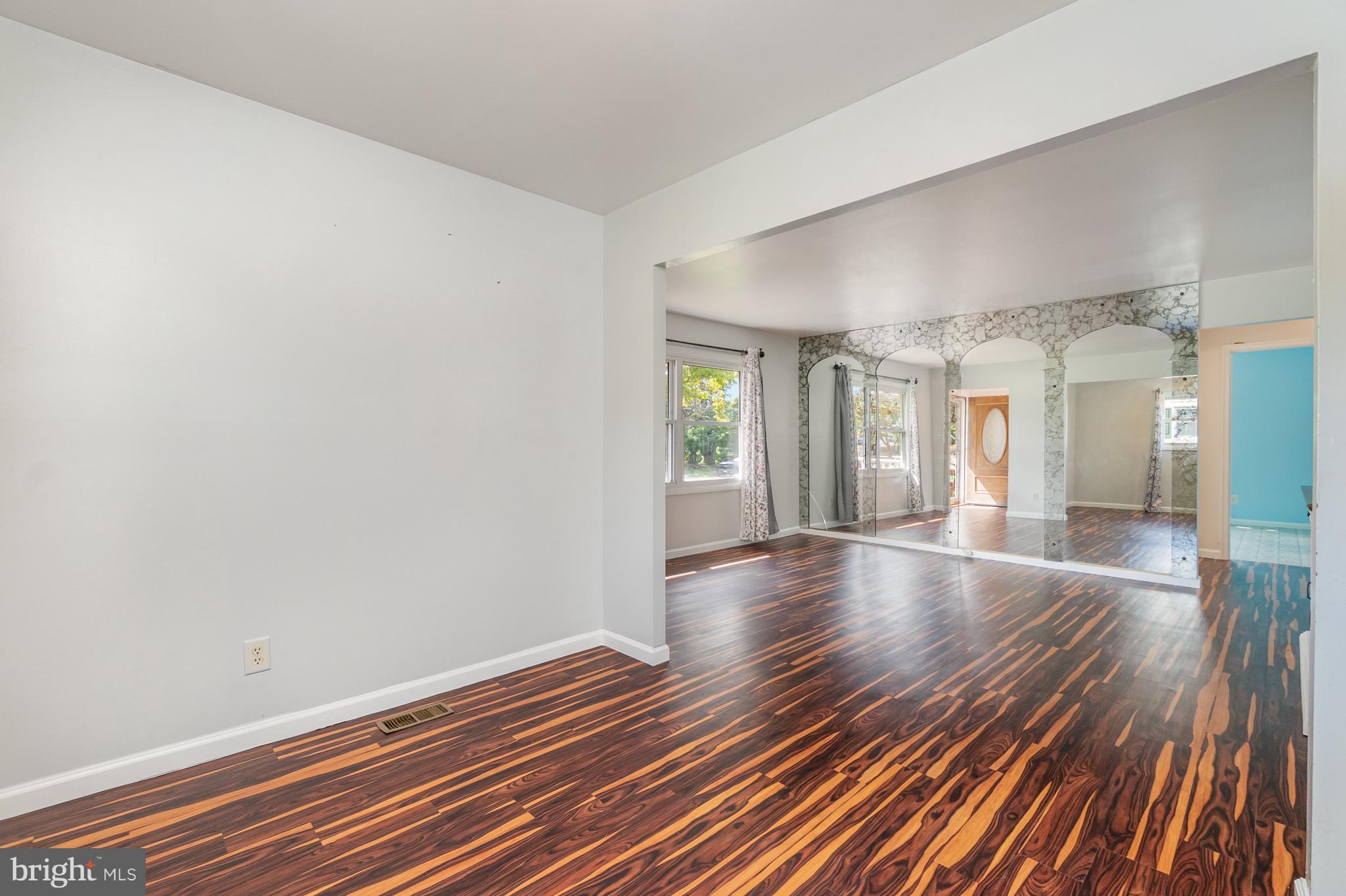 THOMSON ESTATES - Residential