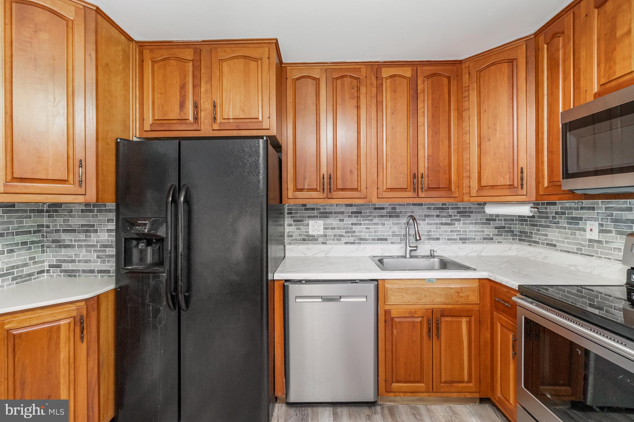 THOMSON ESTATES - Residential