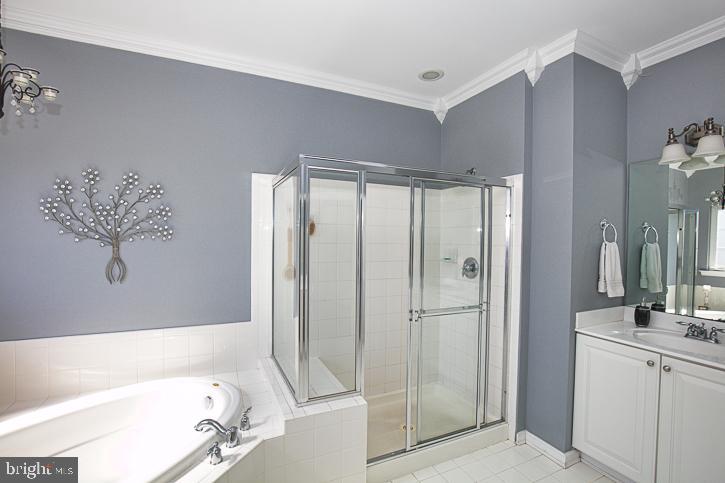 FRANKLIN KNOLL - Residential