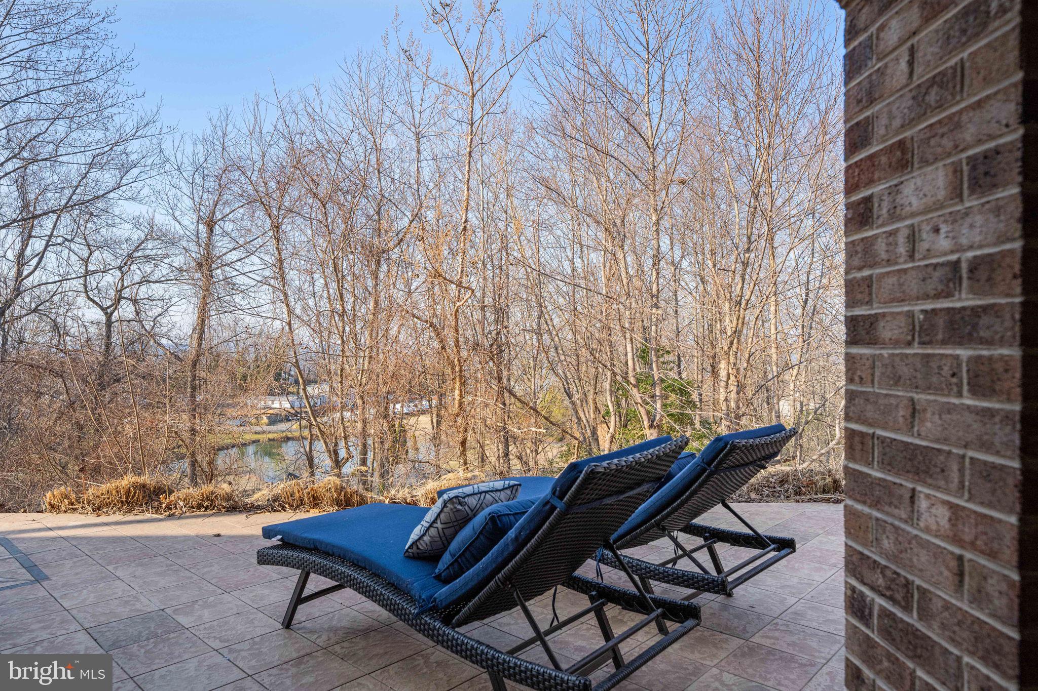 FAIRVIEW  BEACH - Residential