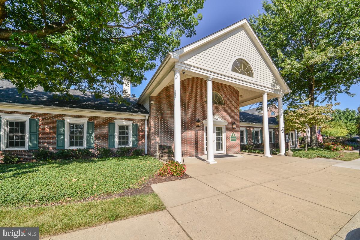 HEIGHTS AT PENDERBROOK - Residential Lease