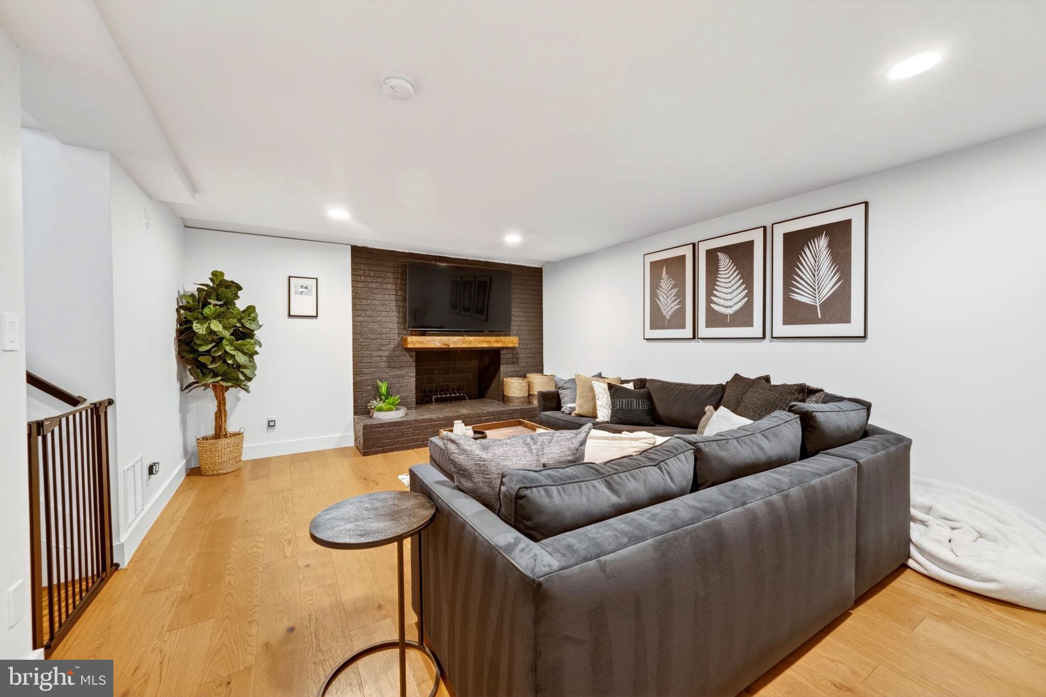 WHITEHURST - Residential