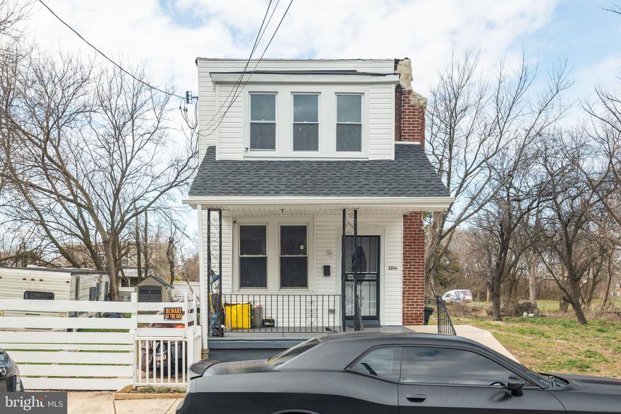 Single home in Eastwick on a large lot with loads of potential for DIY and space to grow.  Front porch and generous rear/side yard, spacious living room, main floor half bath, kitchen opens to a huge yard with tons of possibilities for entertaining,  gardening.  Upstairs are 3 nicely-sized bedrooms and full bathroom.  Basement could be 4th bedroom. Finish this place up and make it your own! Location gives easy access to the post office, airport, commuter trains and an abundance of near buy shopping all with in a mile of the property! This property will be sold "As-is."
