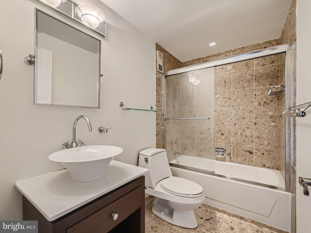 HARBOR EAST - Residential Lease