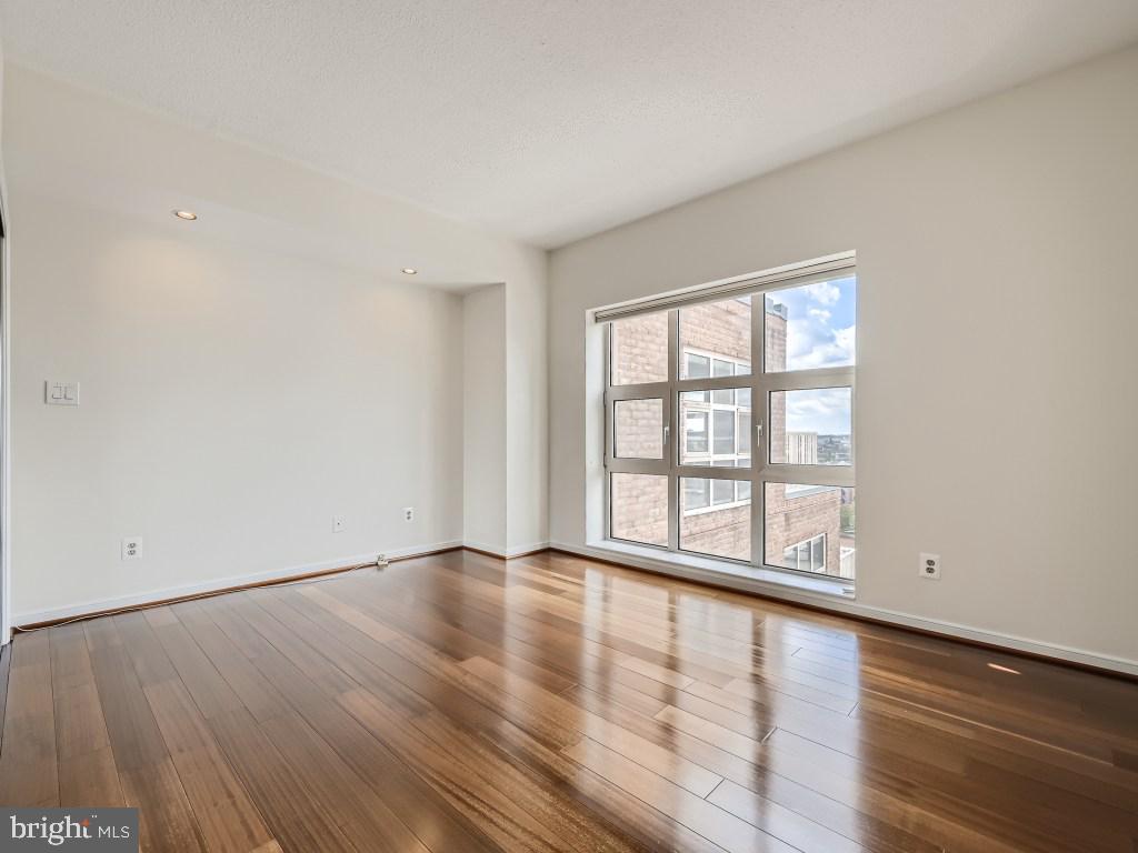 HARBOR EAST - Residential Lease