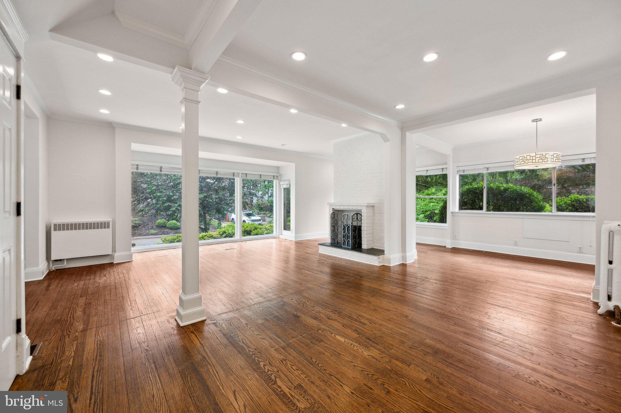 3323 UPLAND TERRACE NW